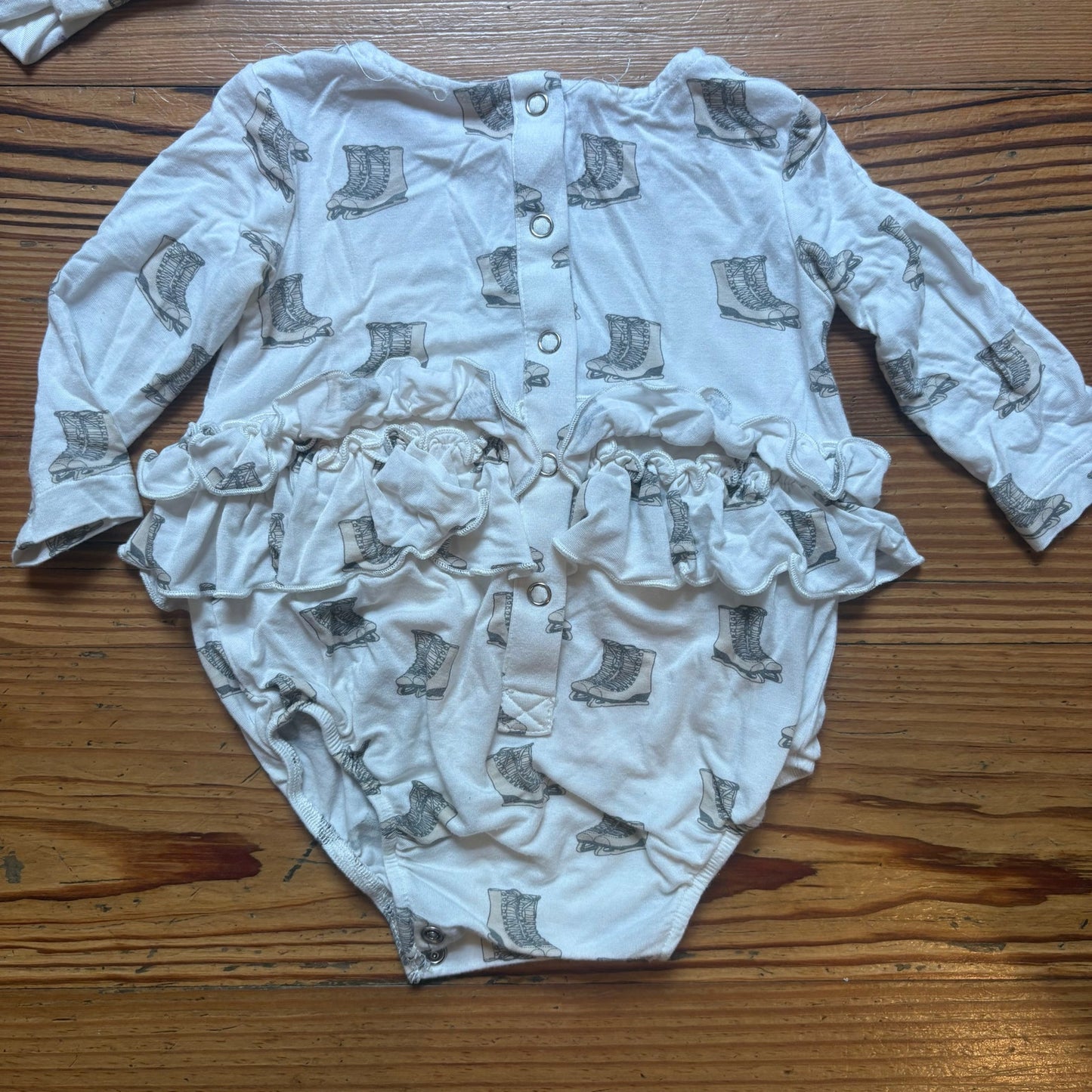 Kate Quinn white gray ice skating long sleeve ruffle butt bodysuit SIZE 3-6M