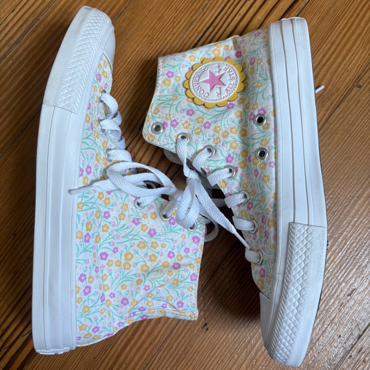 Converse All Star Chuck Taylor white floral high top lace up sneakers SIZE 5