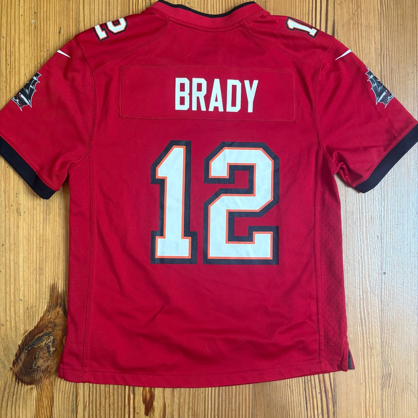 Nike NFL Tampa Bay Buccaneers Brady 12 youth jersey SIZE M