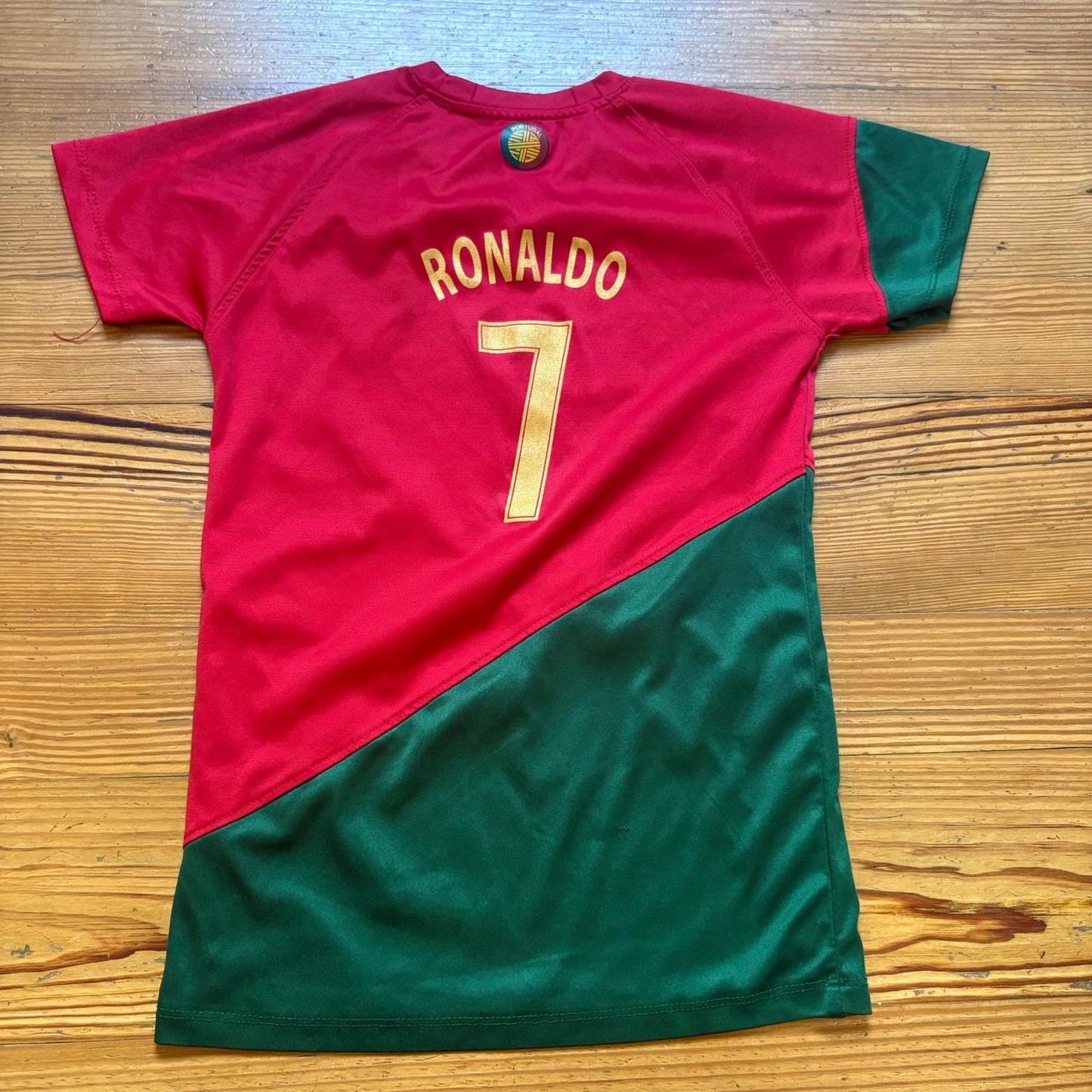 Portugal Ronaldo 7 red green short sleeve kids jersey SIZE 10