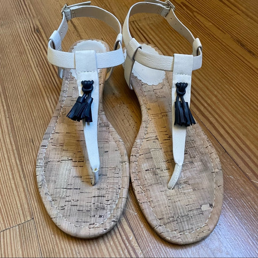 Crown & Ivy beige leather navy tassel wedge thong sandal SIZE 9M