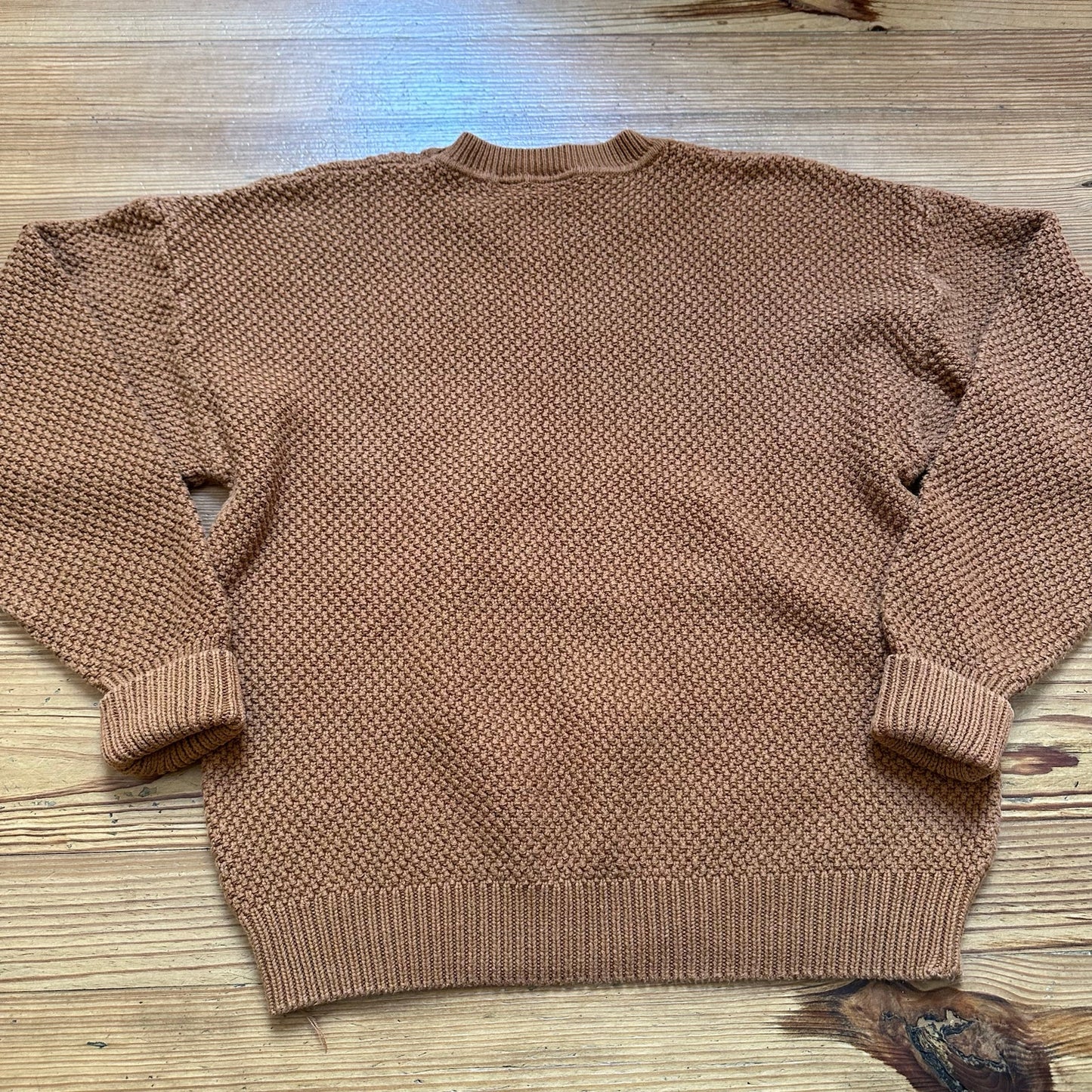 Dockers tan vintage loose knit embossed crew sweater SIZE M