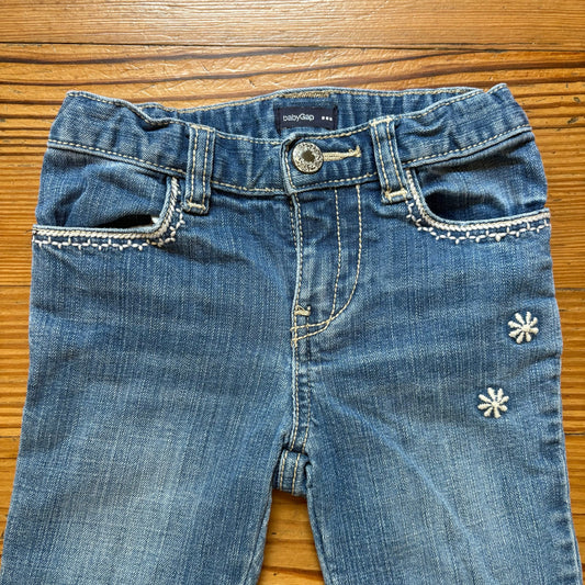 Gap medium wash white floral embroidered cropped toddler jeans SIZE 3T