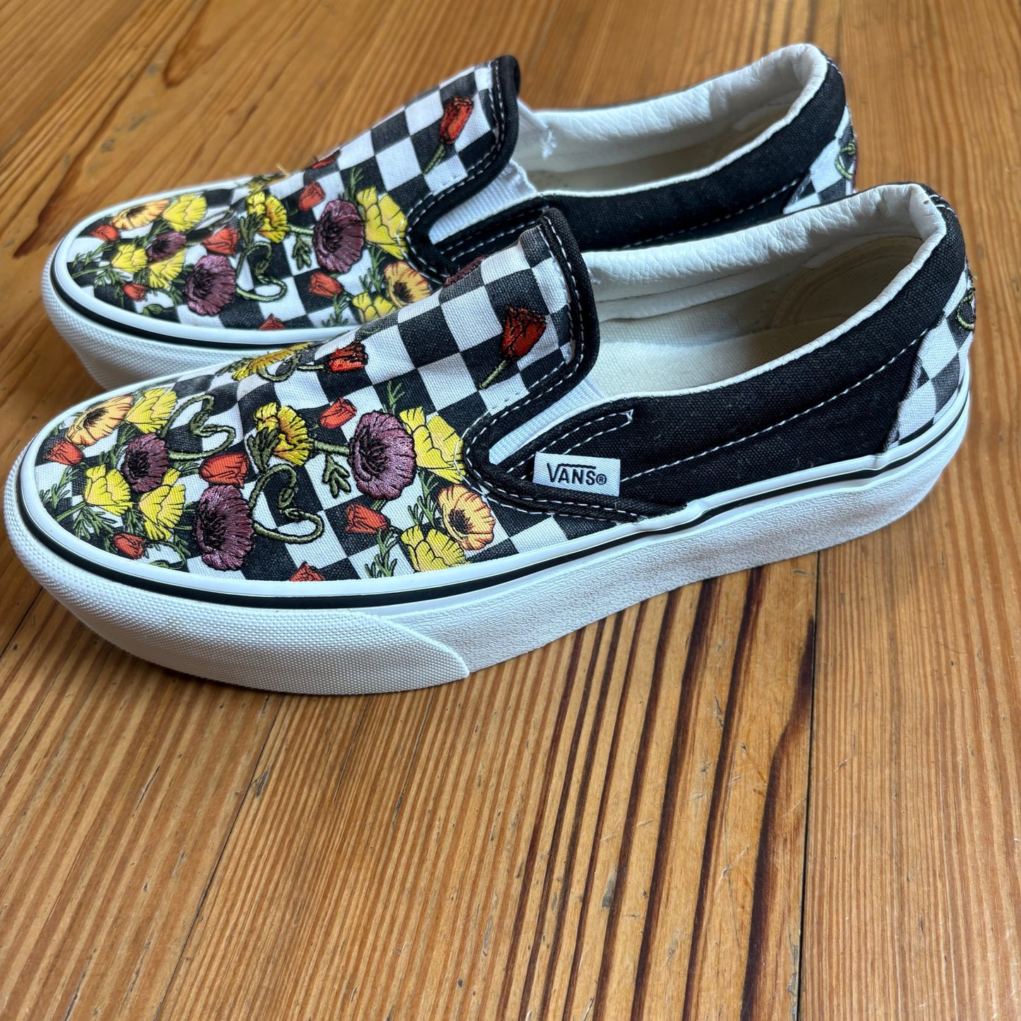 Vans black white checkered floral embroidered low top slip on sneakers SIZE 7