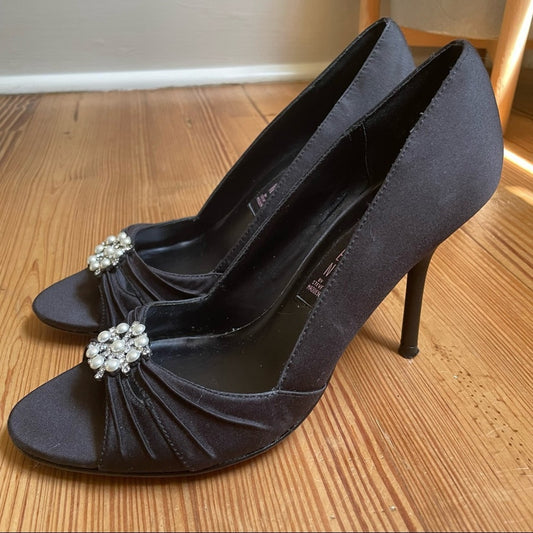 Steve Madden black satin silver embellished peep toe heel SIZE 6.5