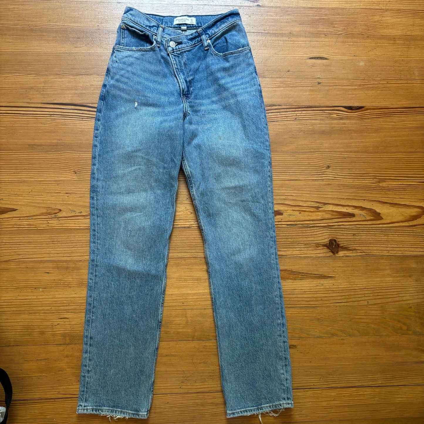 Abercrombie & Fitch medium wash asymmetrical button 90s high rise jeans SIZE 4