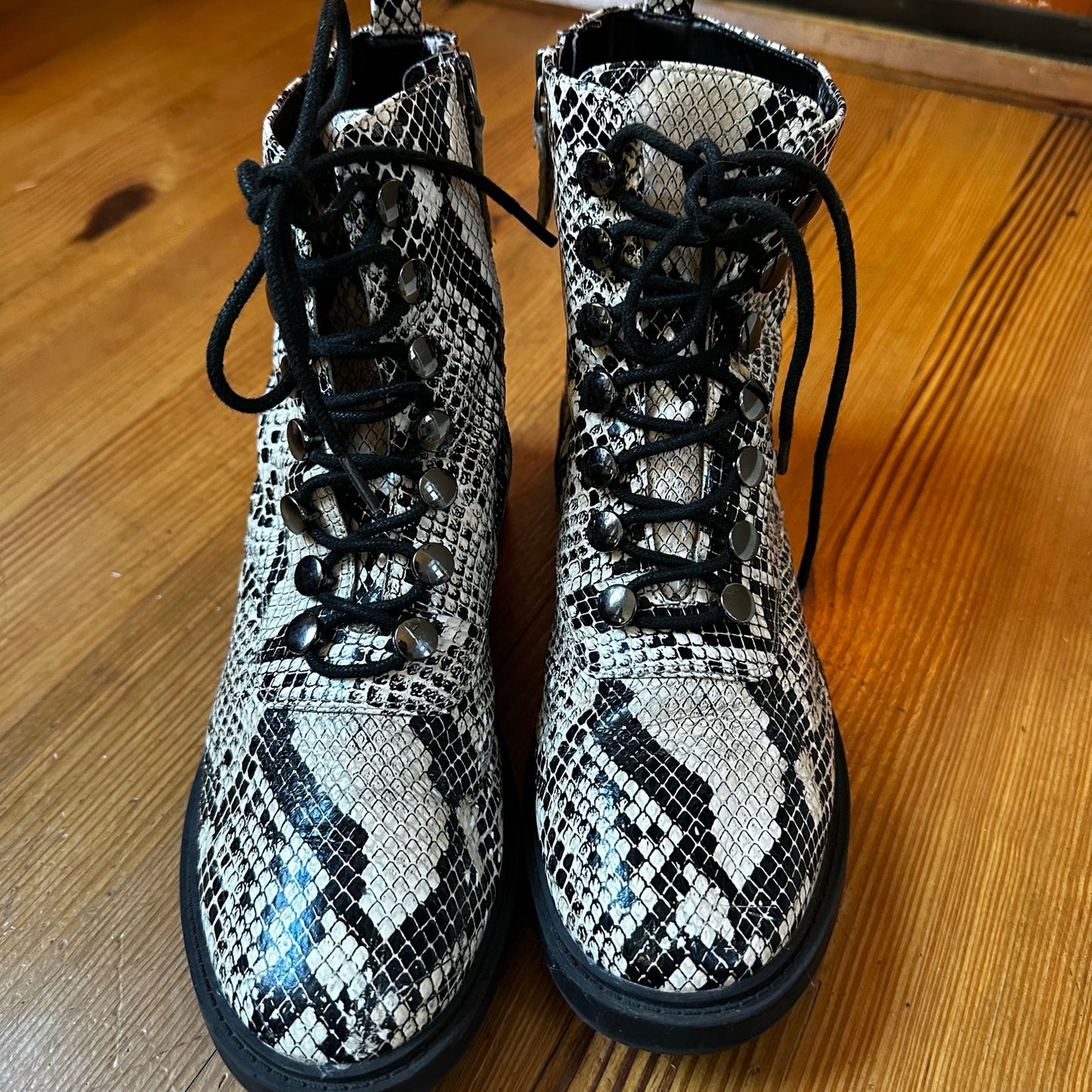 Linea Paolo patent leather black white snake print lace up combat boots SIZE 8.5