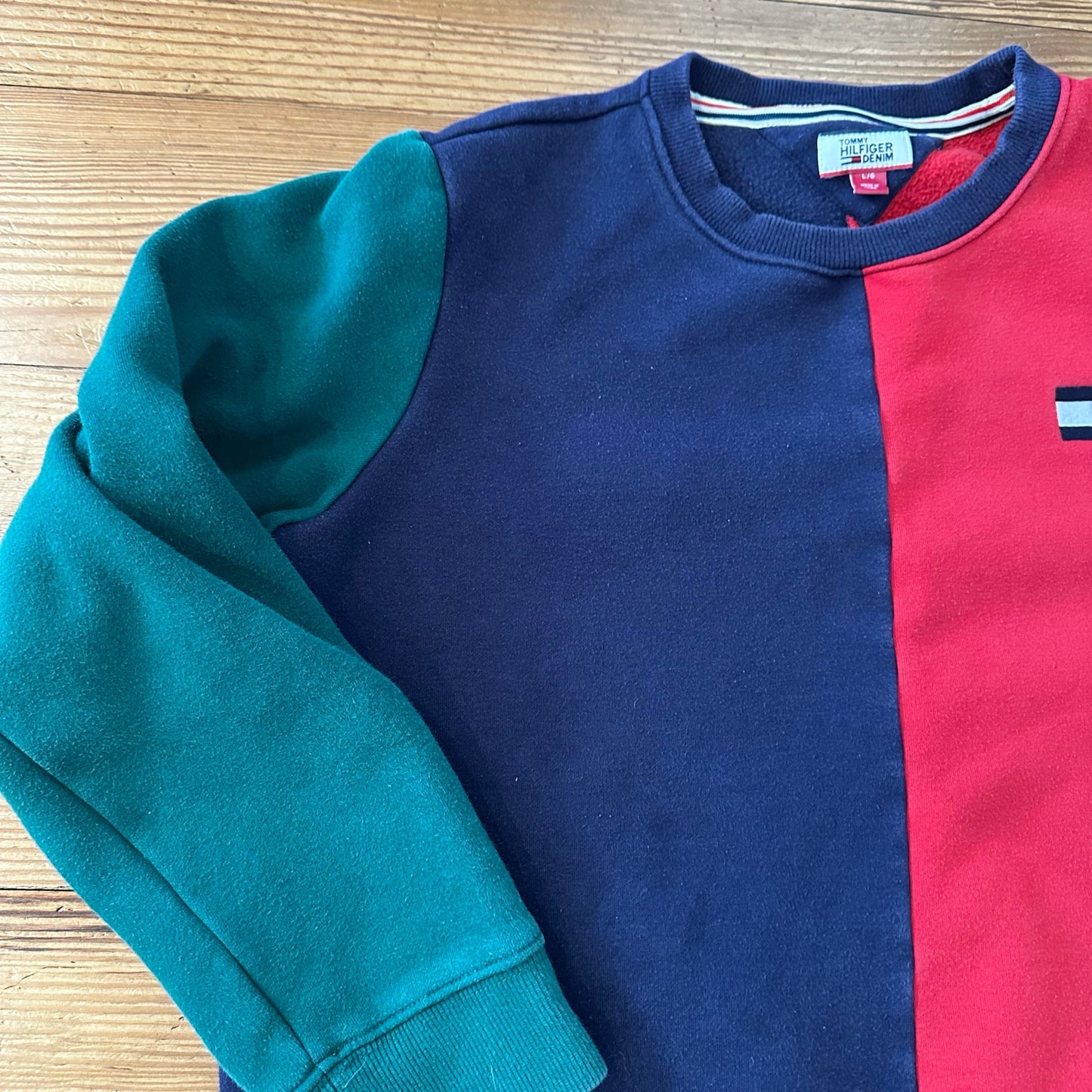 Tommy Hilfiger blue red color blocked crew sweatshirt SIZE L
