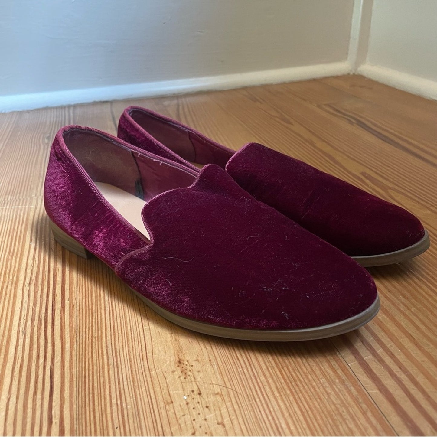 Gap maroon burgundy velvet pointed toe flats SIZE 7