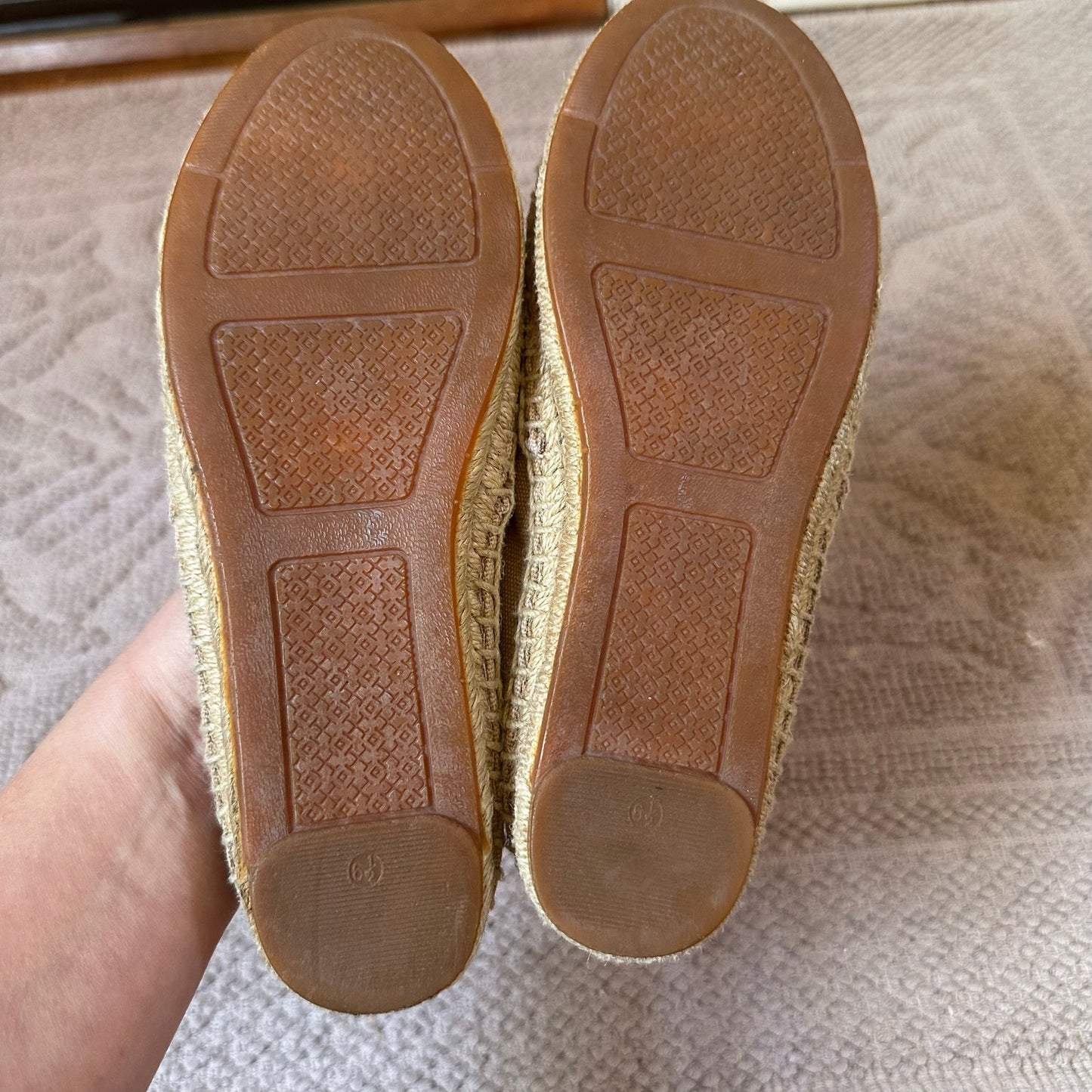 Tory Burch beige cream canvas cap toe espadrille flats SIZE 6.5