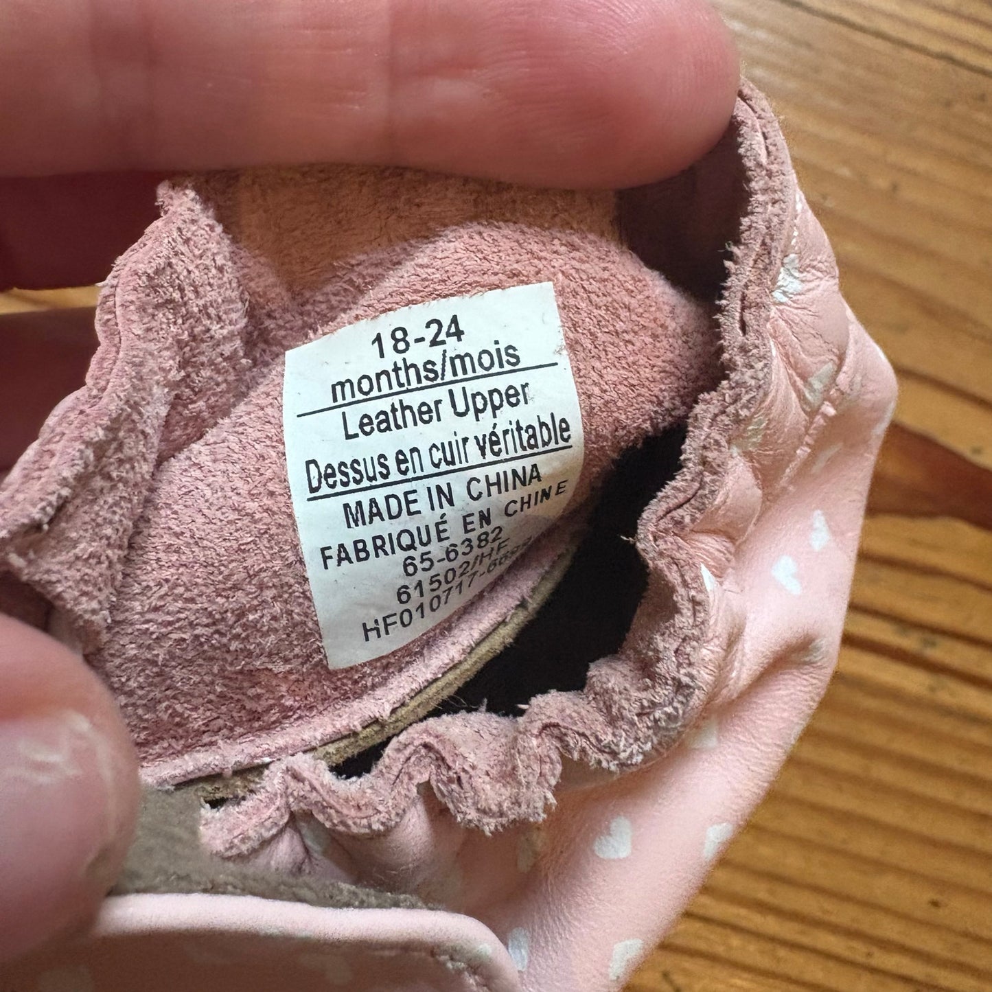 Robeez pink white polka dot leather penguin embroidered baby shoes SIZE 18-24M