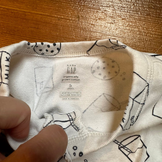 Baby Gap white blue cookies and milk long sleeve pajama set SIZE 5