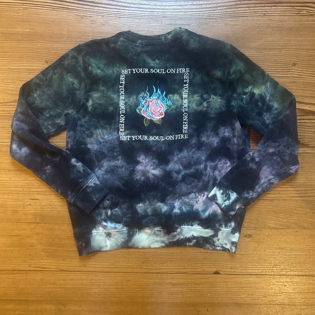 Blind Rooster dark tie dyed floral embroidered crew sweatshirt SIZE S