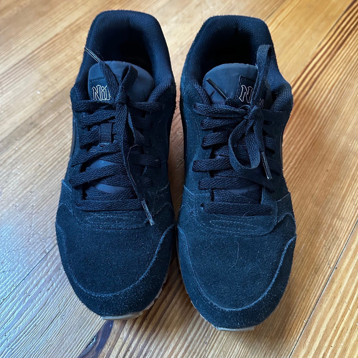 Nike Move It black suede low top lace sneakers SIZE 9