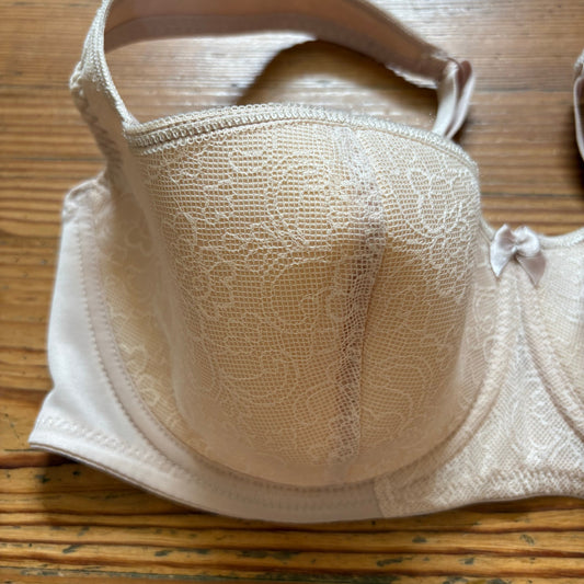 NWT Roseme beige lace overlay clasp closure bra SIZE 38DD