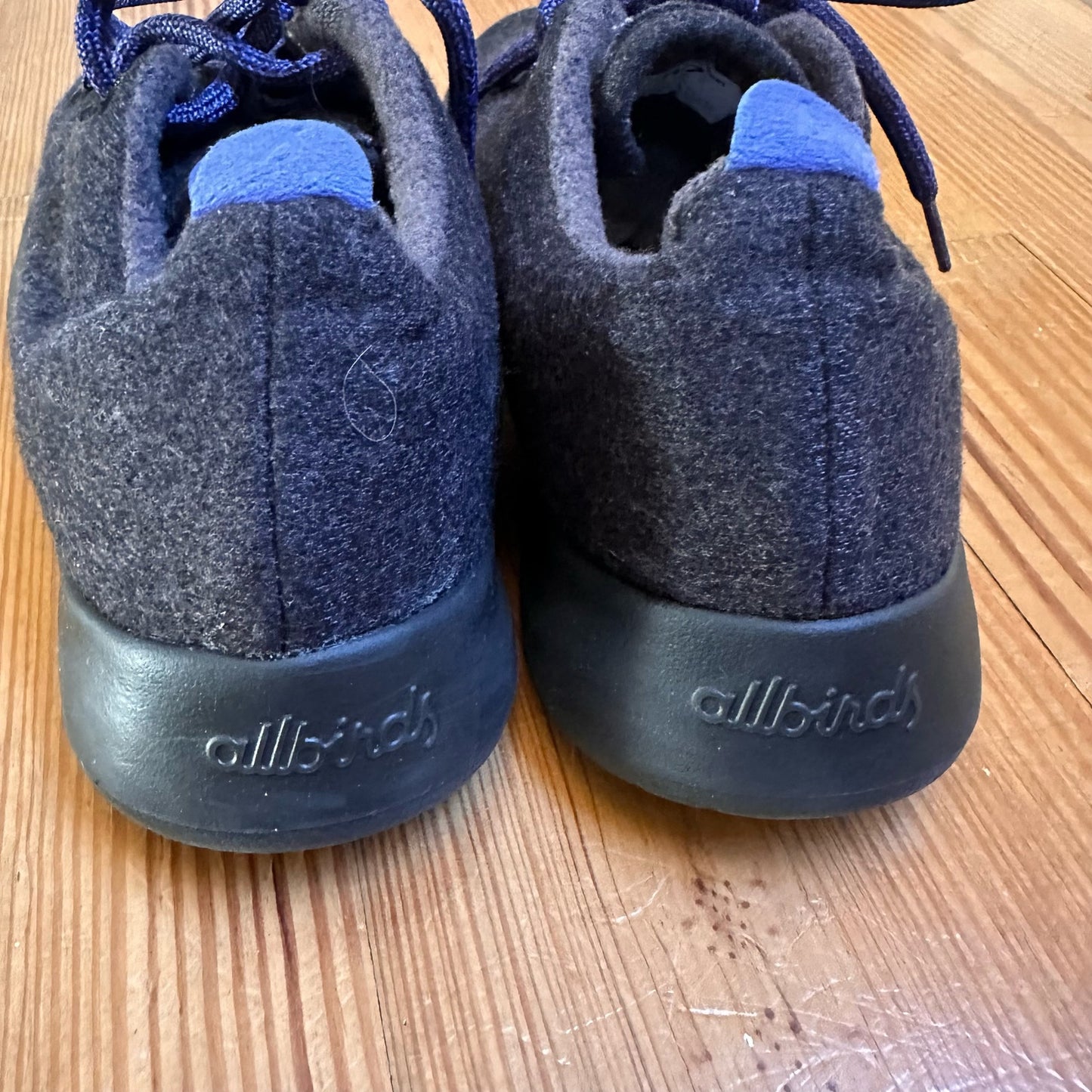 Allbirds black blue laces lightweight wool washable running sneaker SIZE 7