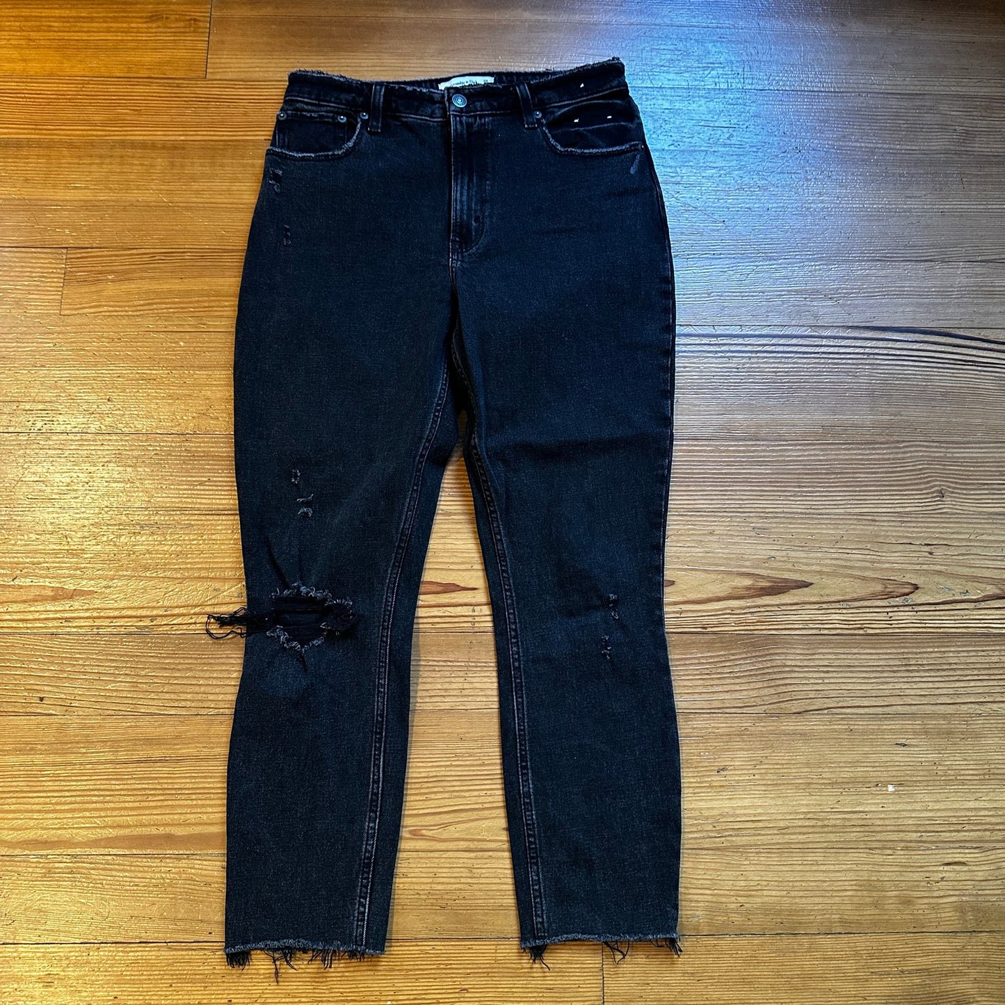 Abercrombie & Fitch black curvy skinny distressed high rise jeans SIZE 6
