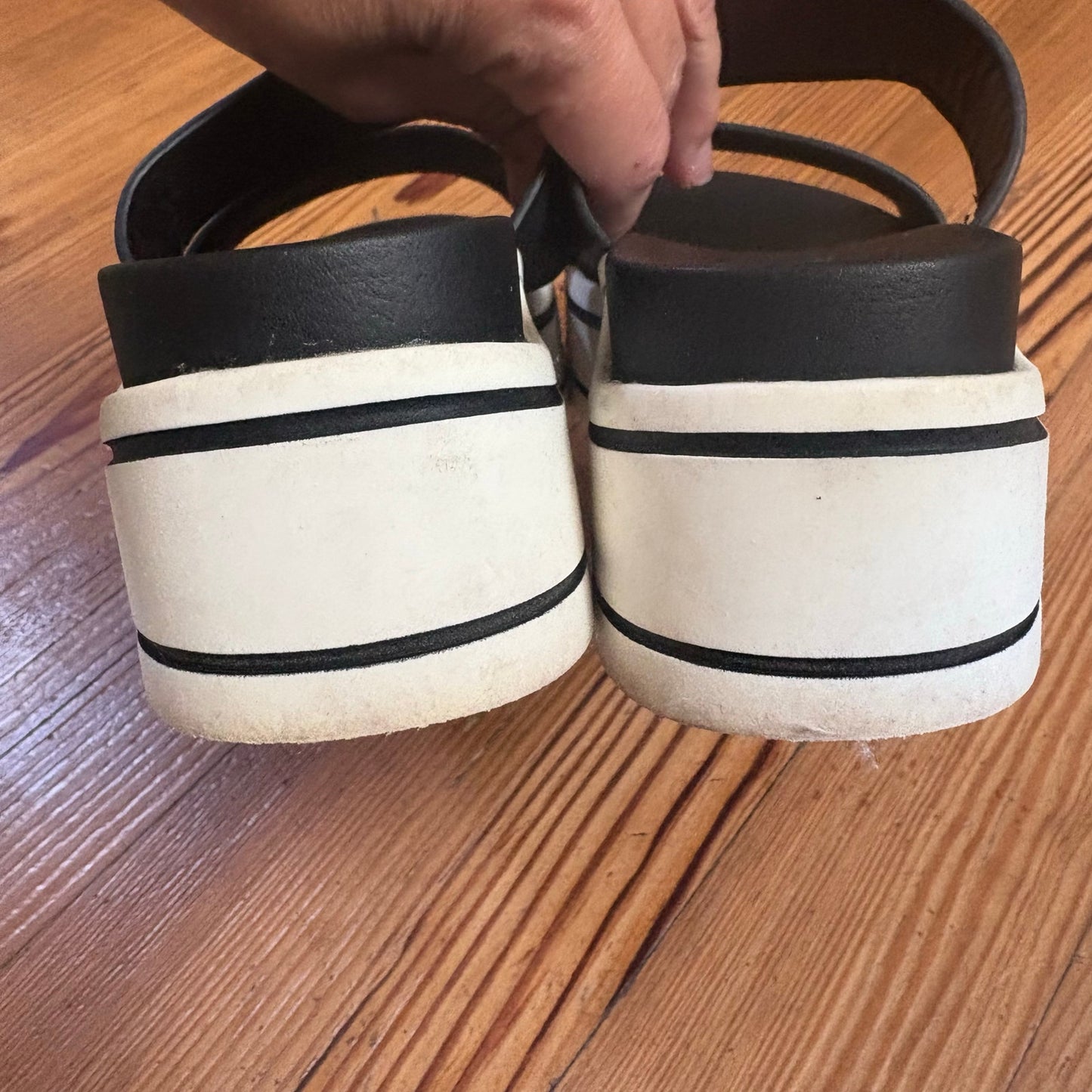 Mia Jezzie black white platform double strap sandals SIZE 8