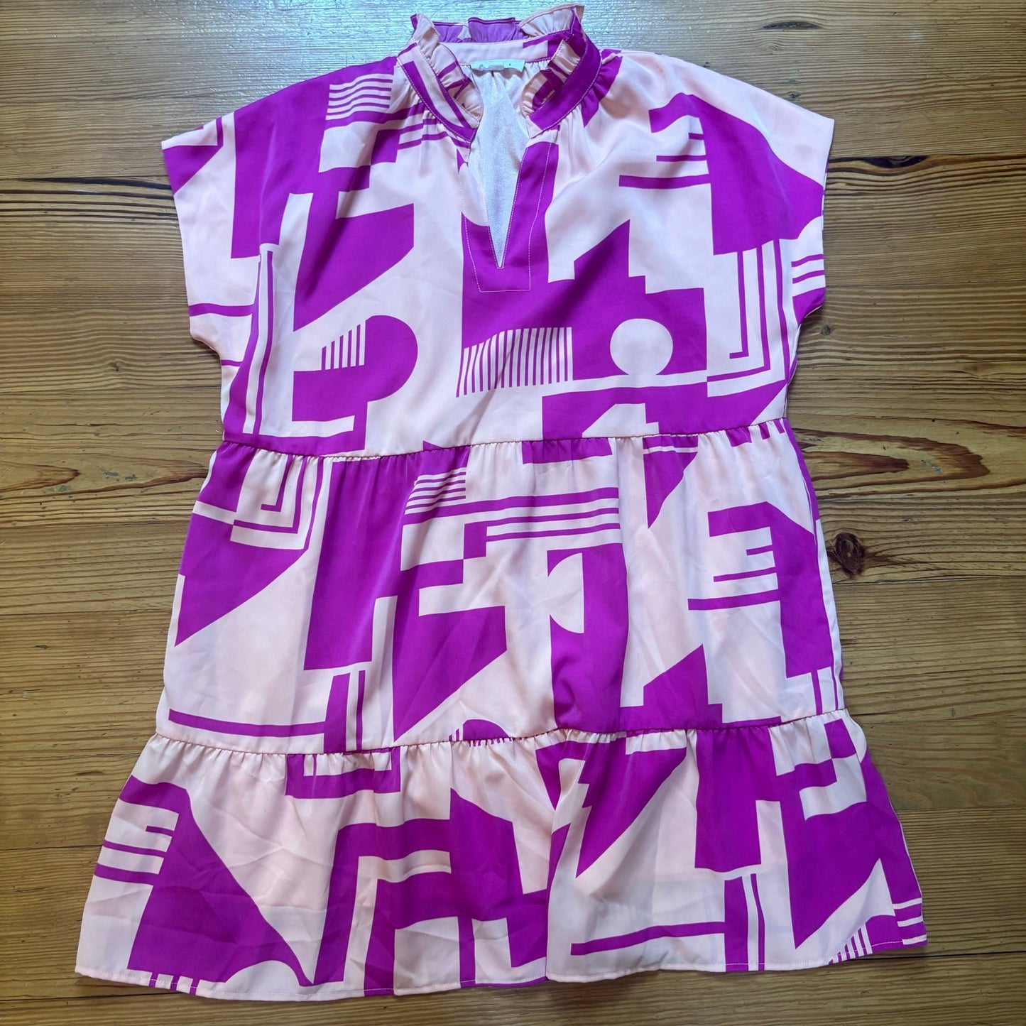 THML pink geometric print V neck short sleeve dress SIZE L