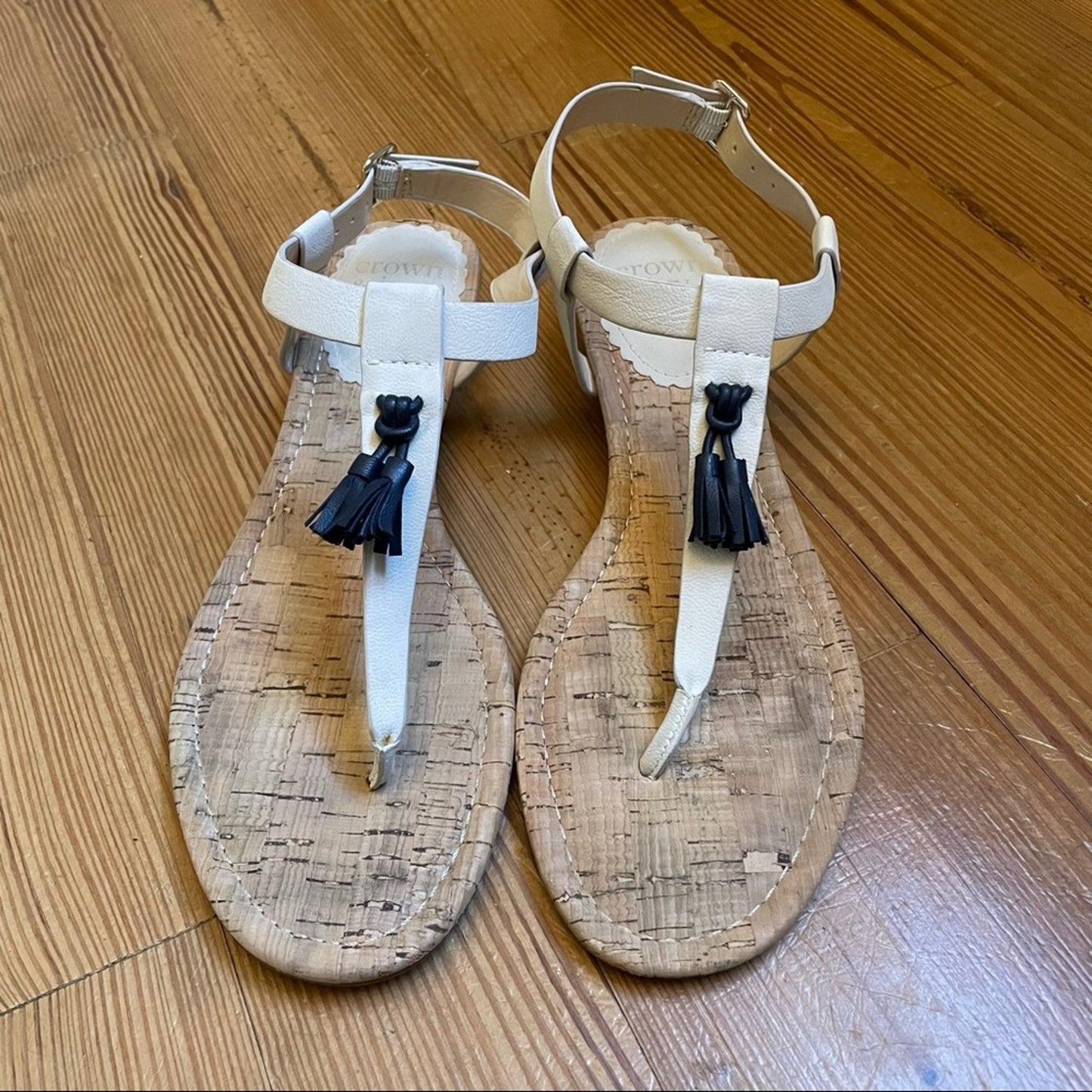 Crown & Ivy beige leather navy tassel wedge thong sandal SIZE 9M