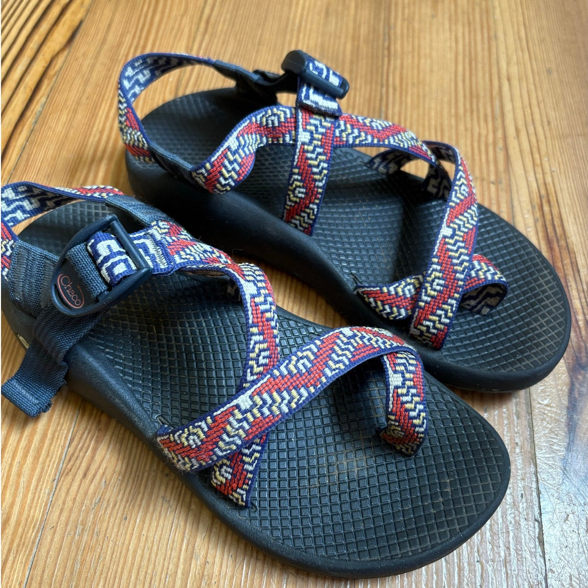 Chaco Z2 red blue yellow strappy classic waterproof womens sandal SIZE 7