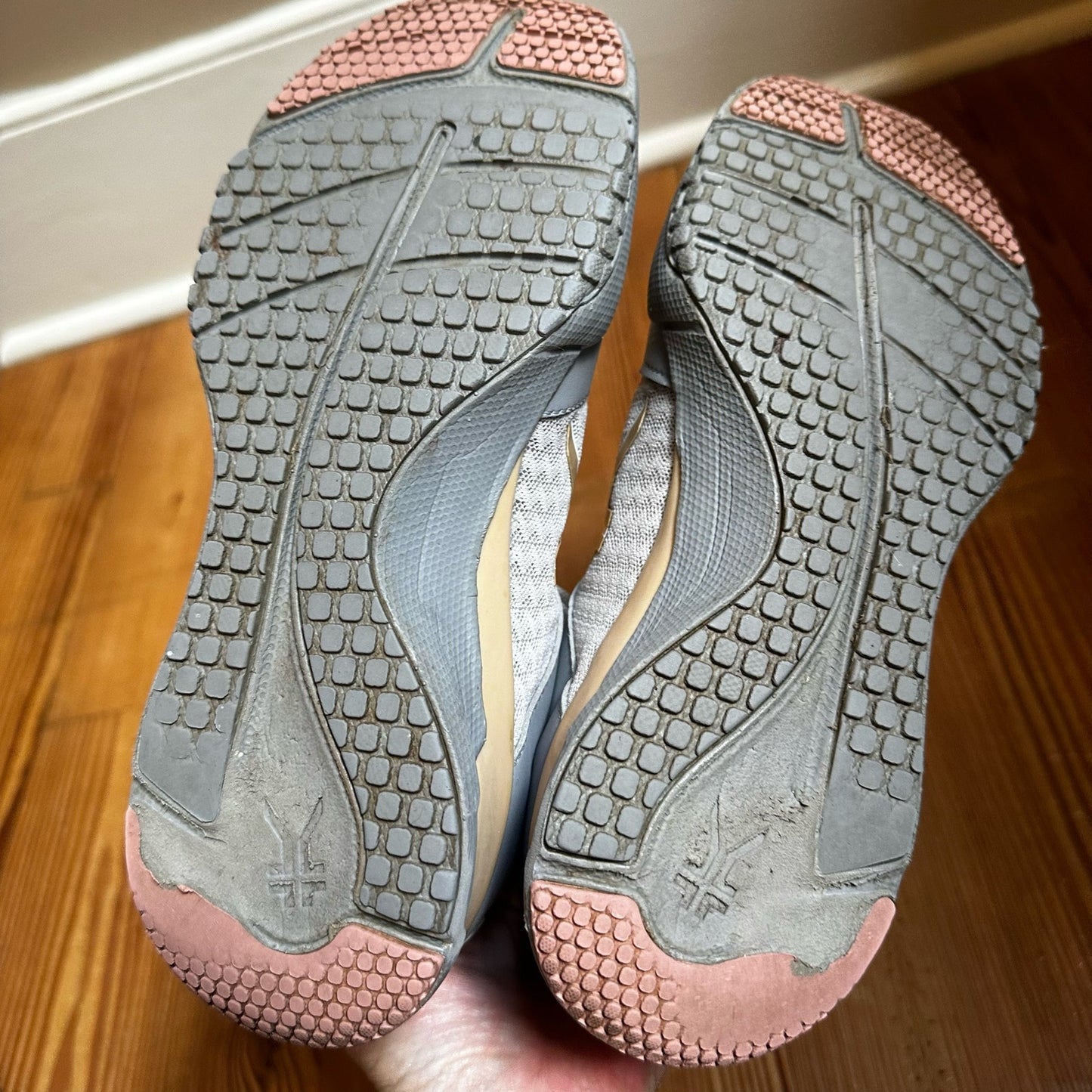 Kuru Quantum gray lace up trainer sneakers SIZE 8.5