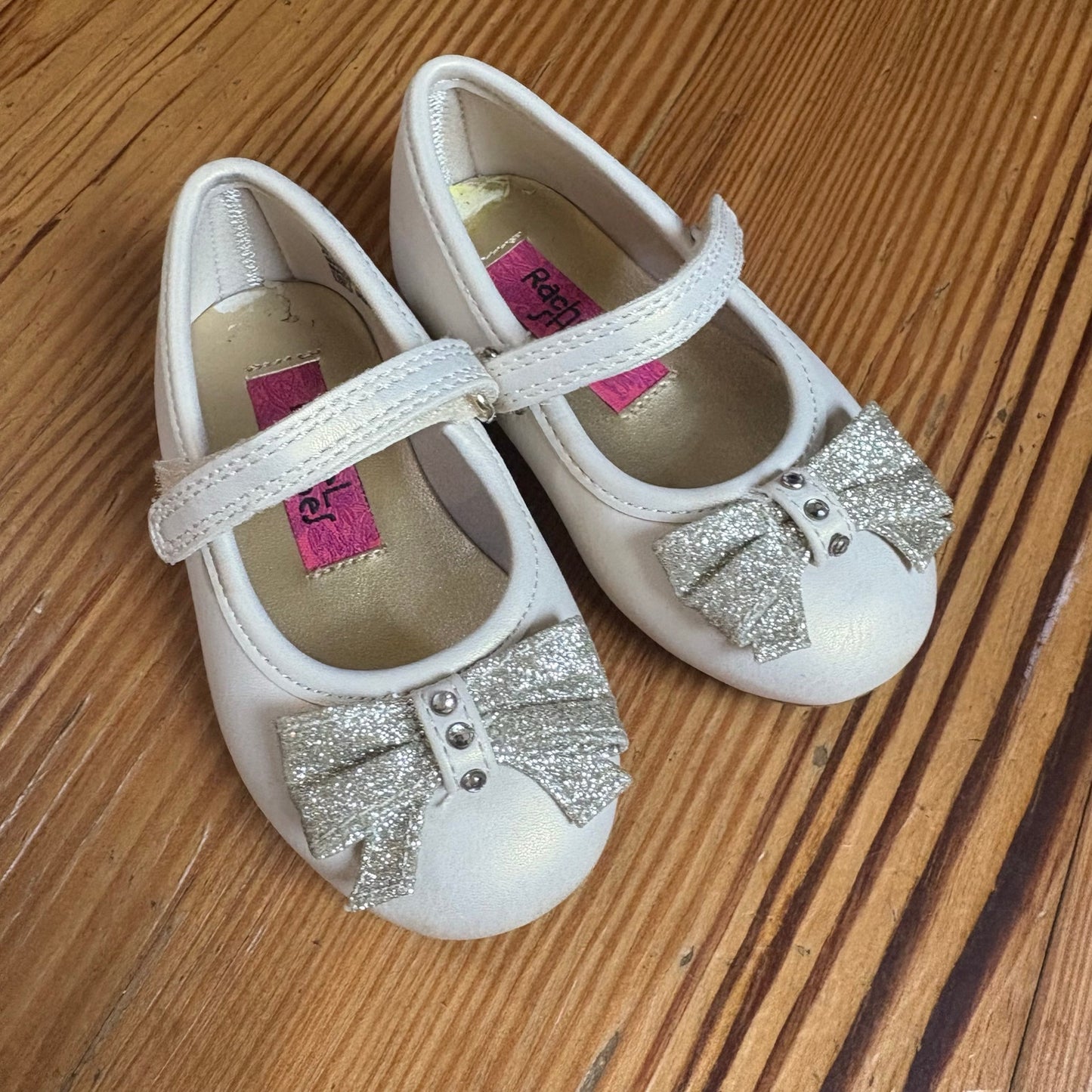 Rachel Shoes cream glitter bow slip on heeled dress baby shoes SIZE 5M