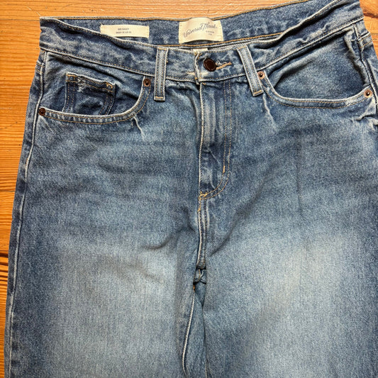 Universal Thread medium wash 90s baggy straight leg womens jeans SIZE 2