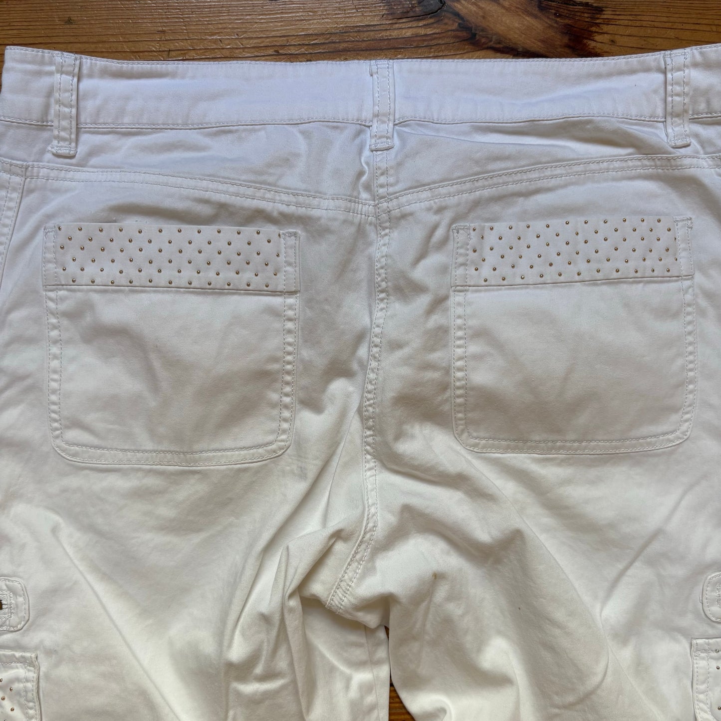 Cache white cropped studded pocket y2k womens cargo pants SIZE 6