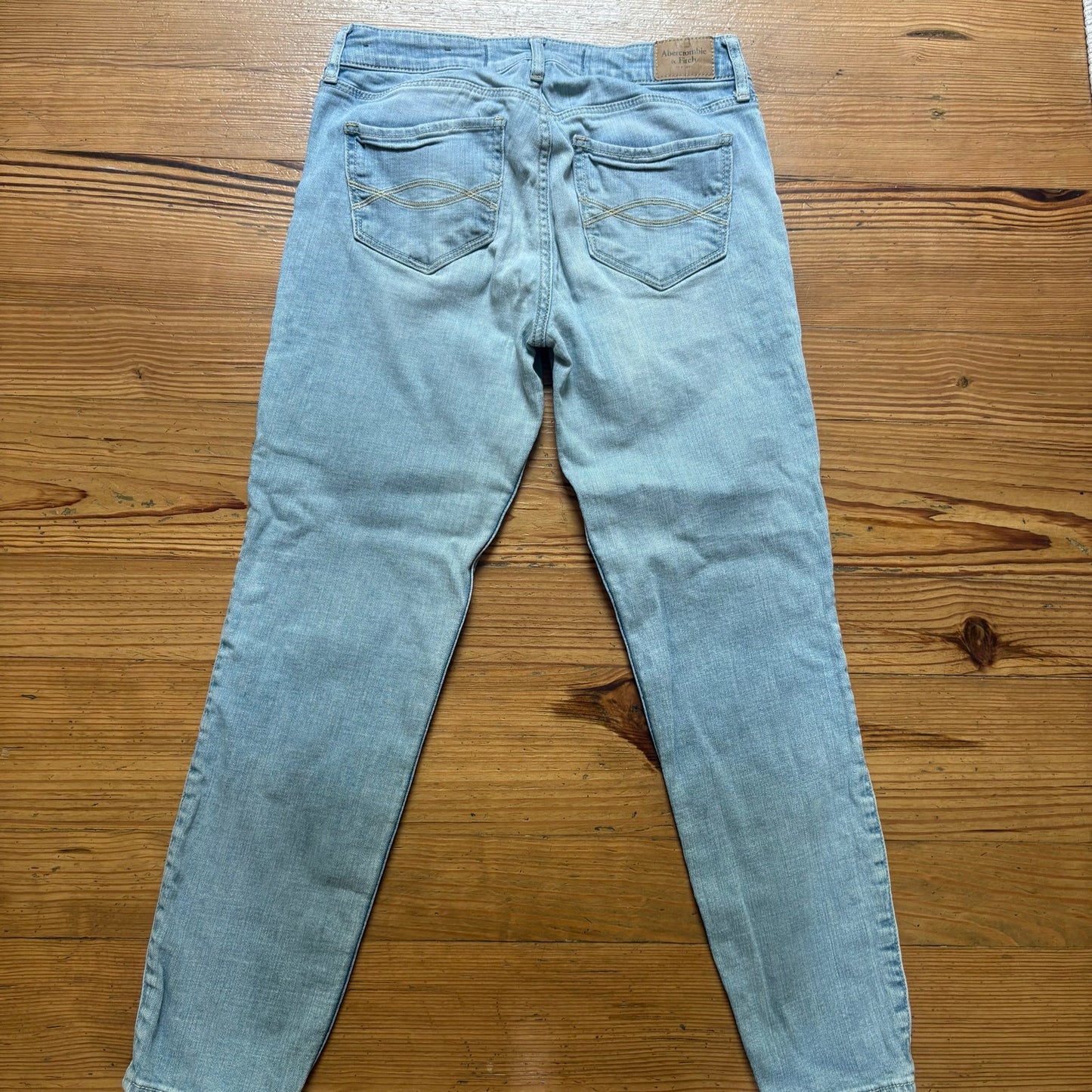 Abercrombie & Fitch light blue jean geometric pattern skinny jean SIZE 4