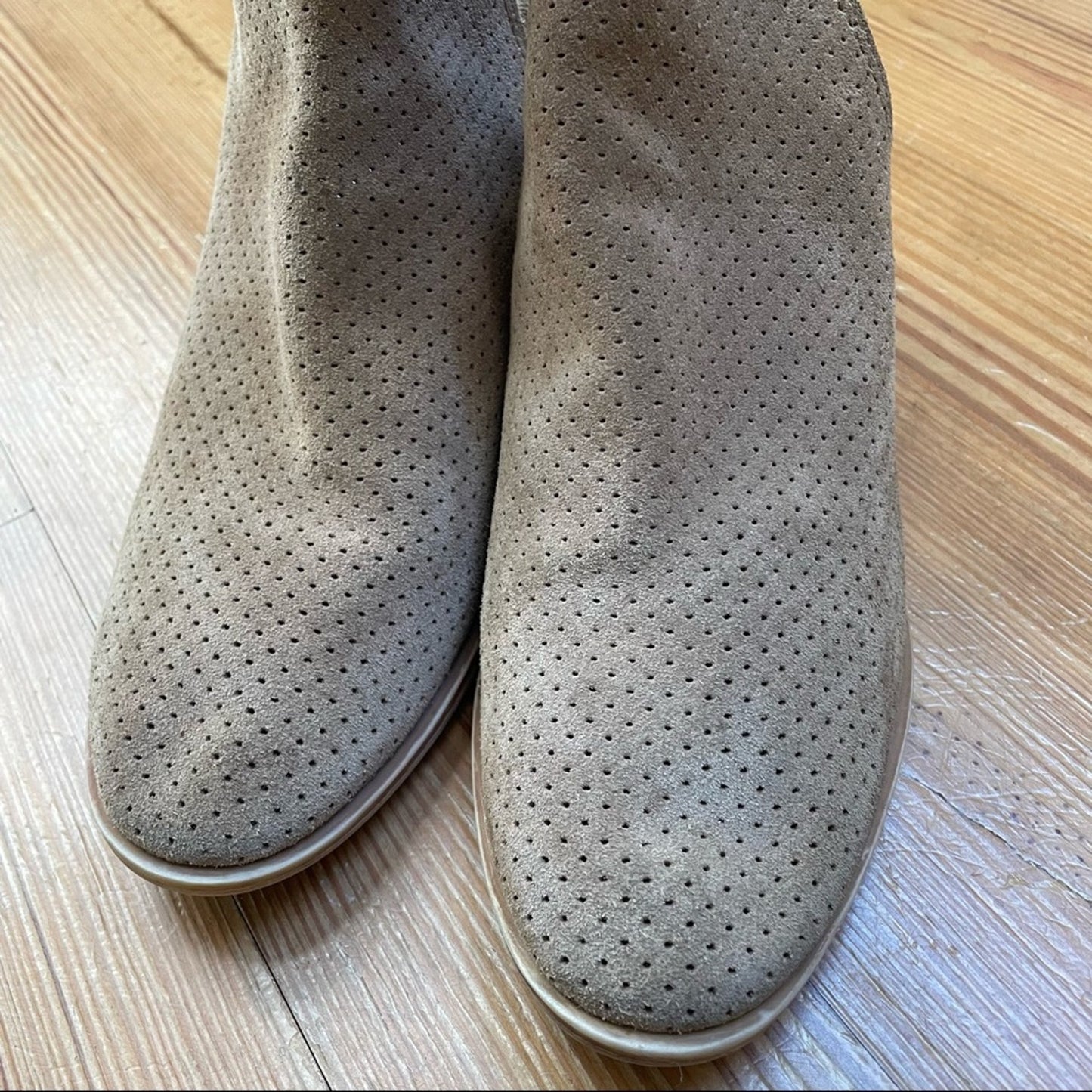 Lucky Brand tan perforated leather low heel ankle booties SIZE 7