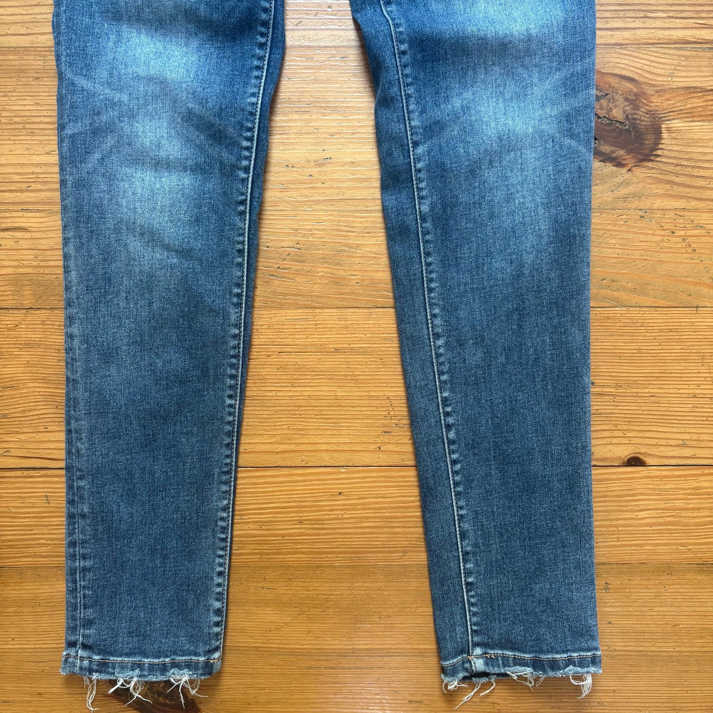 Bridge by Gly medium wash mid rise skinny jeans SIZE 28