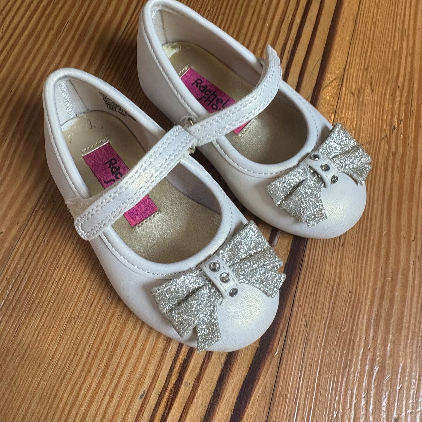 Rachel Shoes cream glitter bow slip on heeled dress baby shoes SIZE 5M