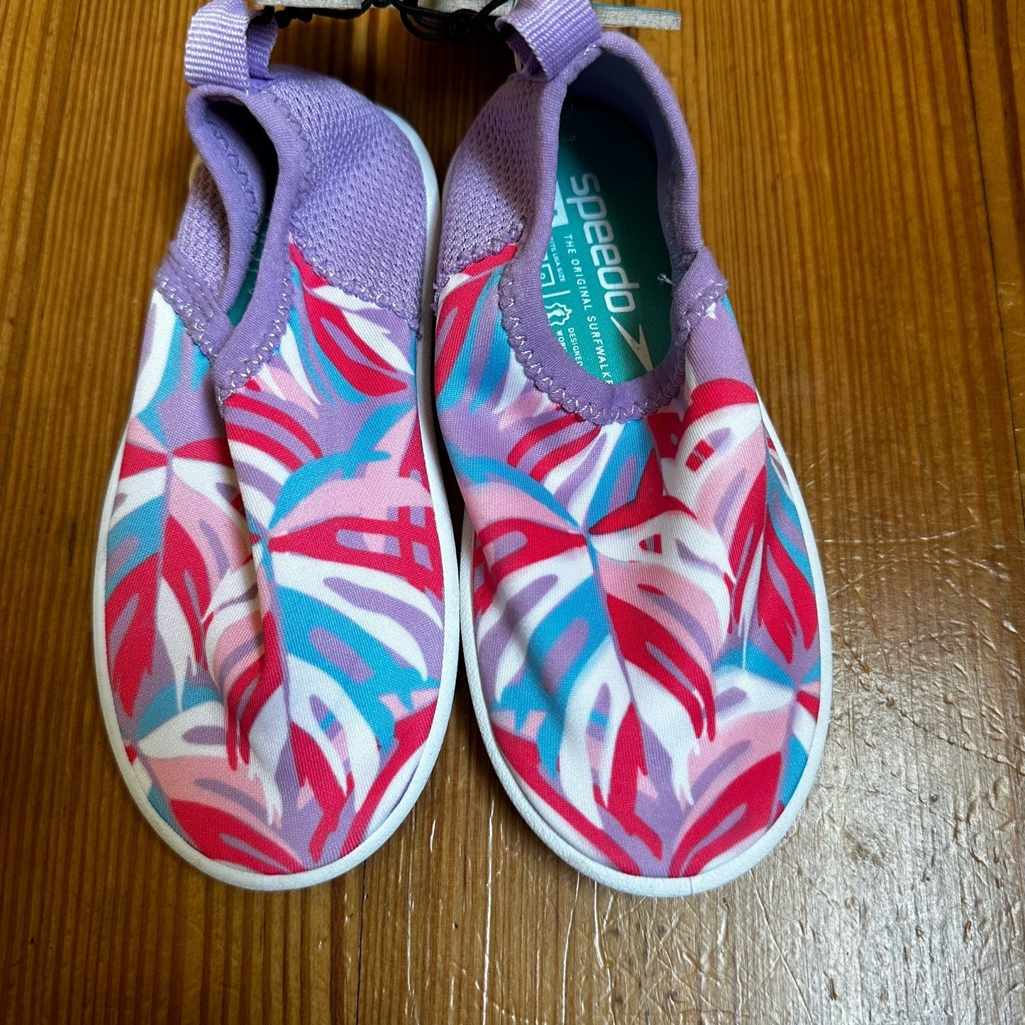 NWT Speedo purple pink water shoe SIZE M(7-8)