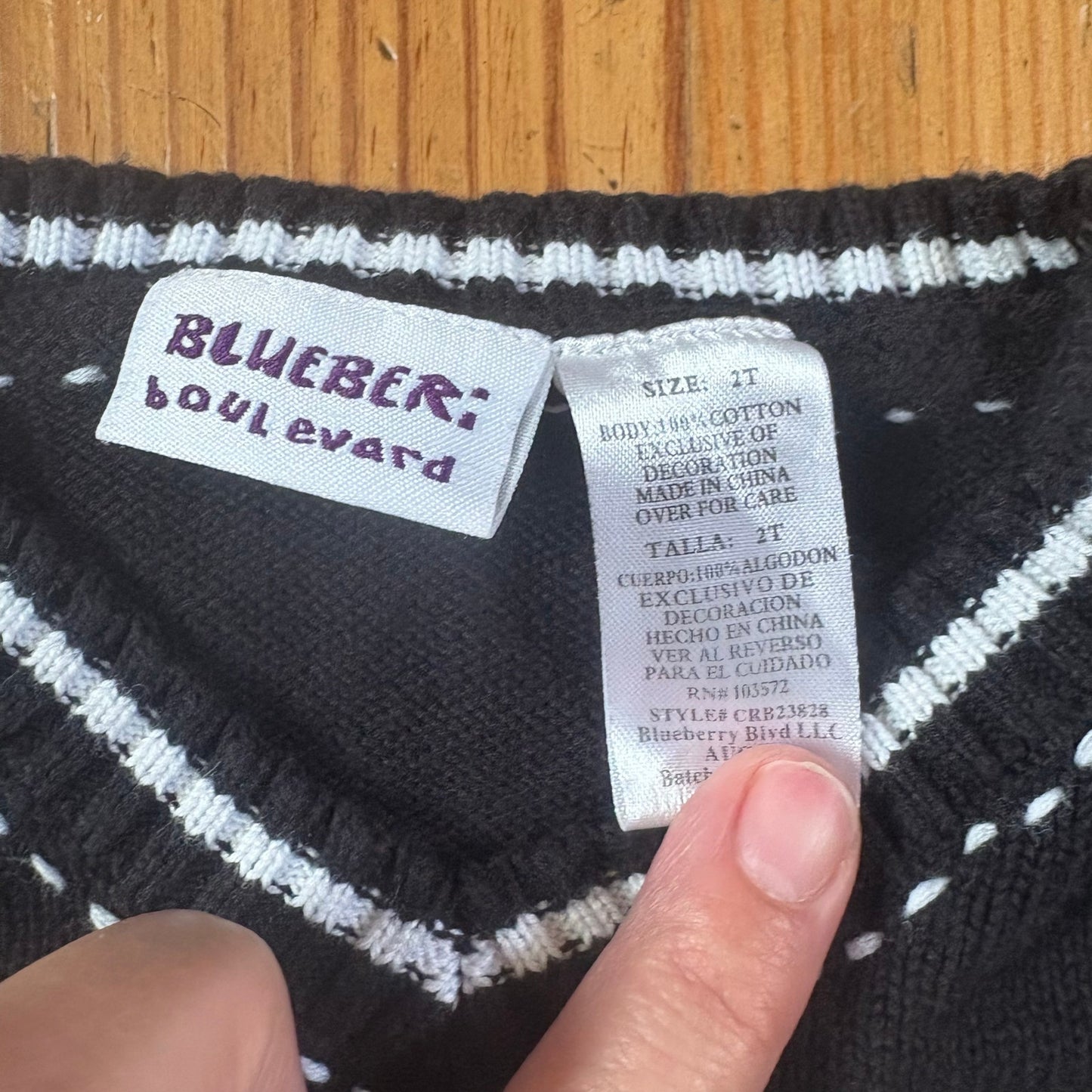 Blueberi Boulevard 90s black white trim bear train knit sweater vest SIZE 2T