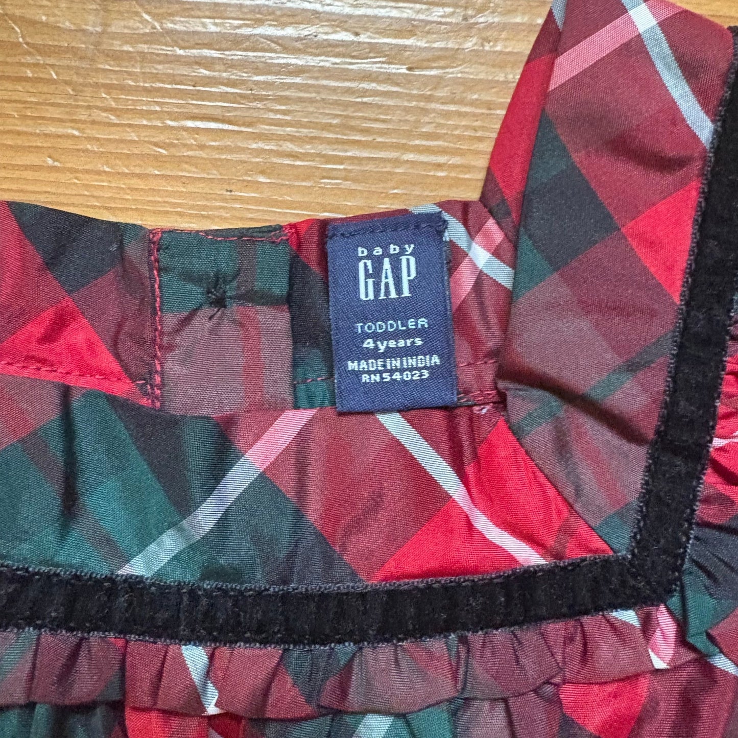 Gap red Christmas holiday plaid short sleeve girls shirt SIZE 4T