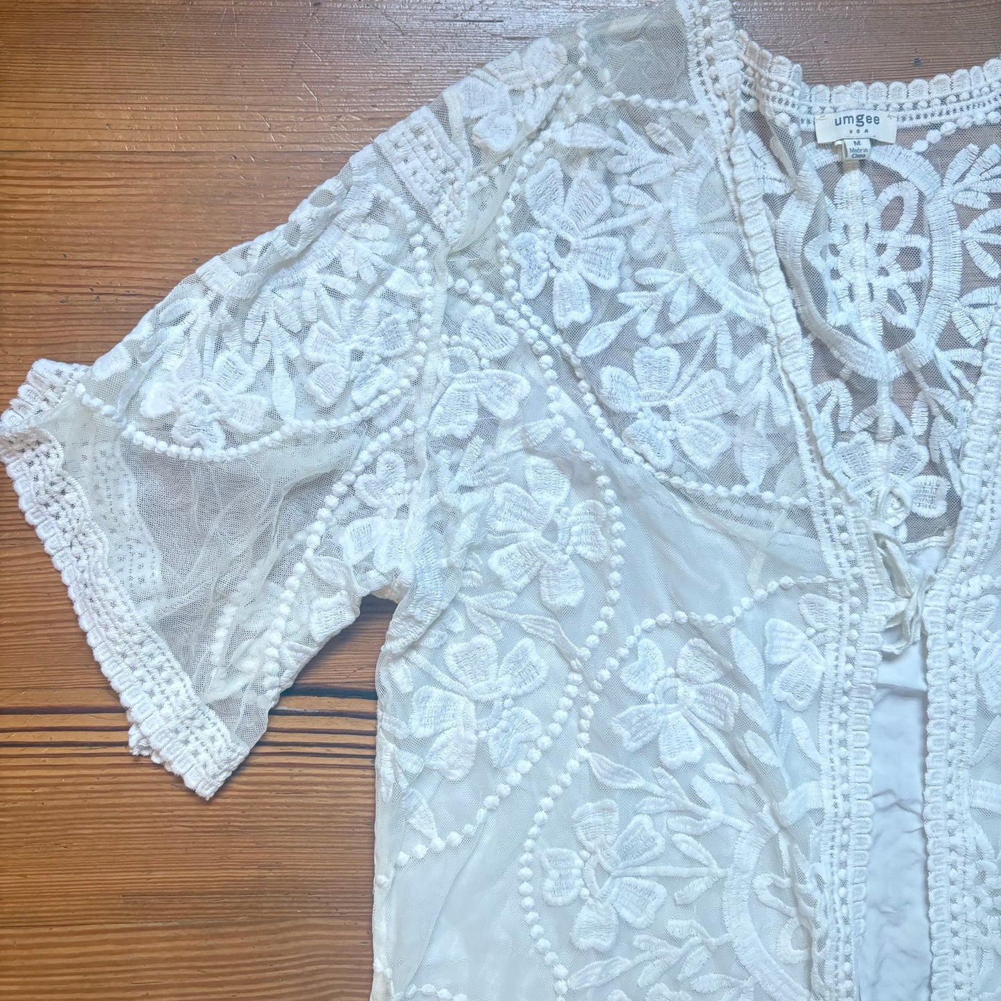 Umgee white lace sheer tie front short sleeve tunic shirt SIZE M