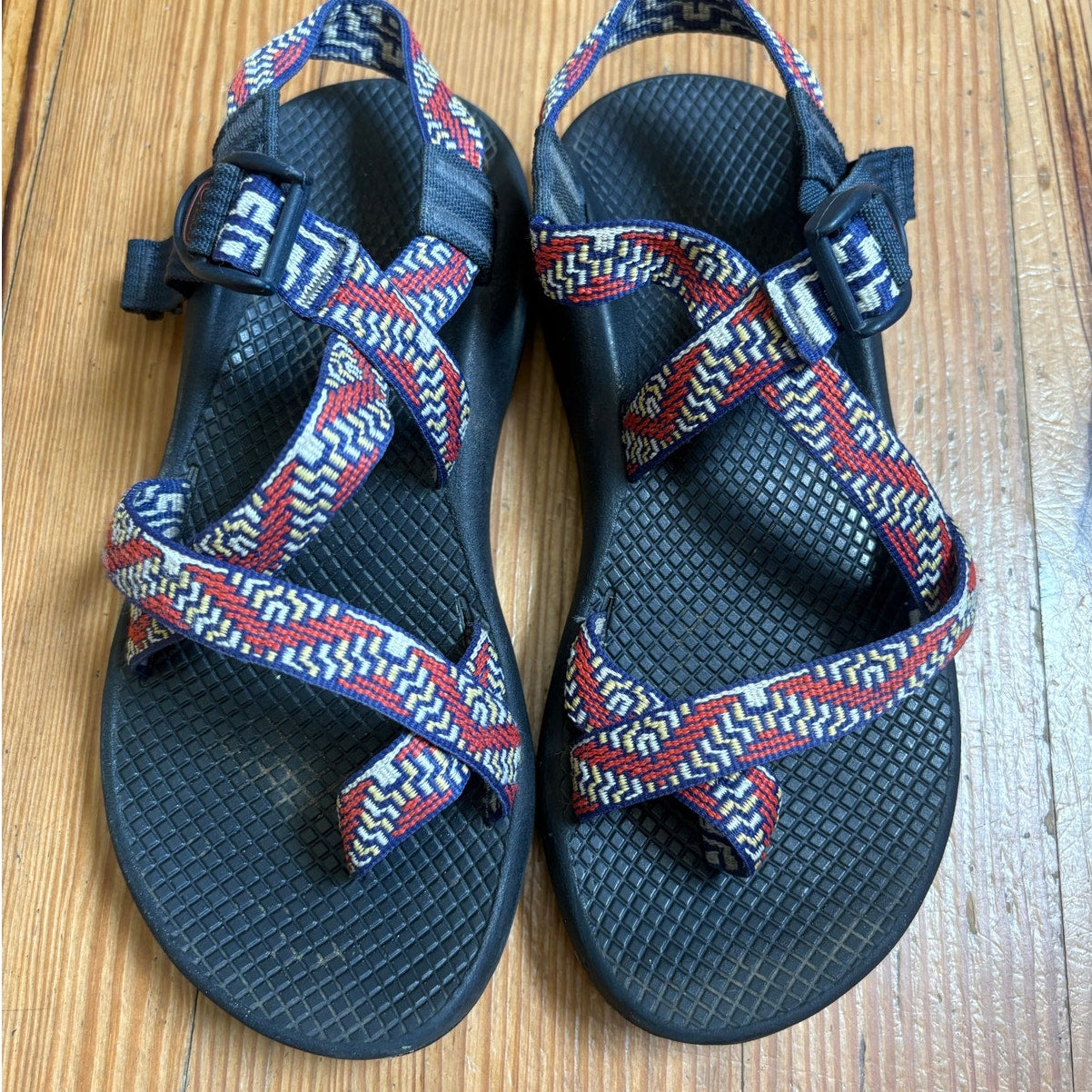 Chaco Z2 red blue yellow strappy classic waterproof womens sandal SIZE 7