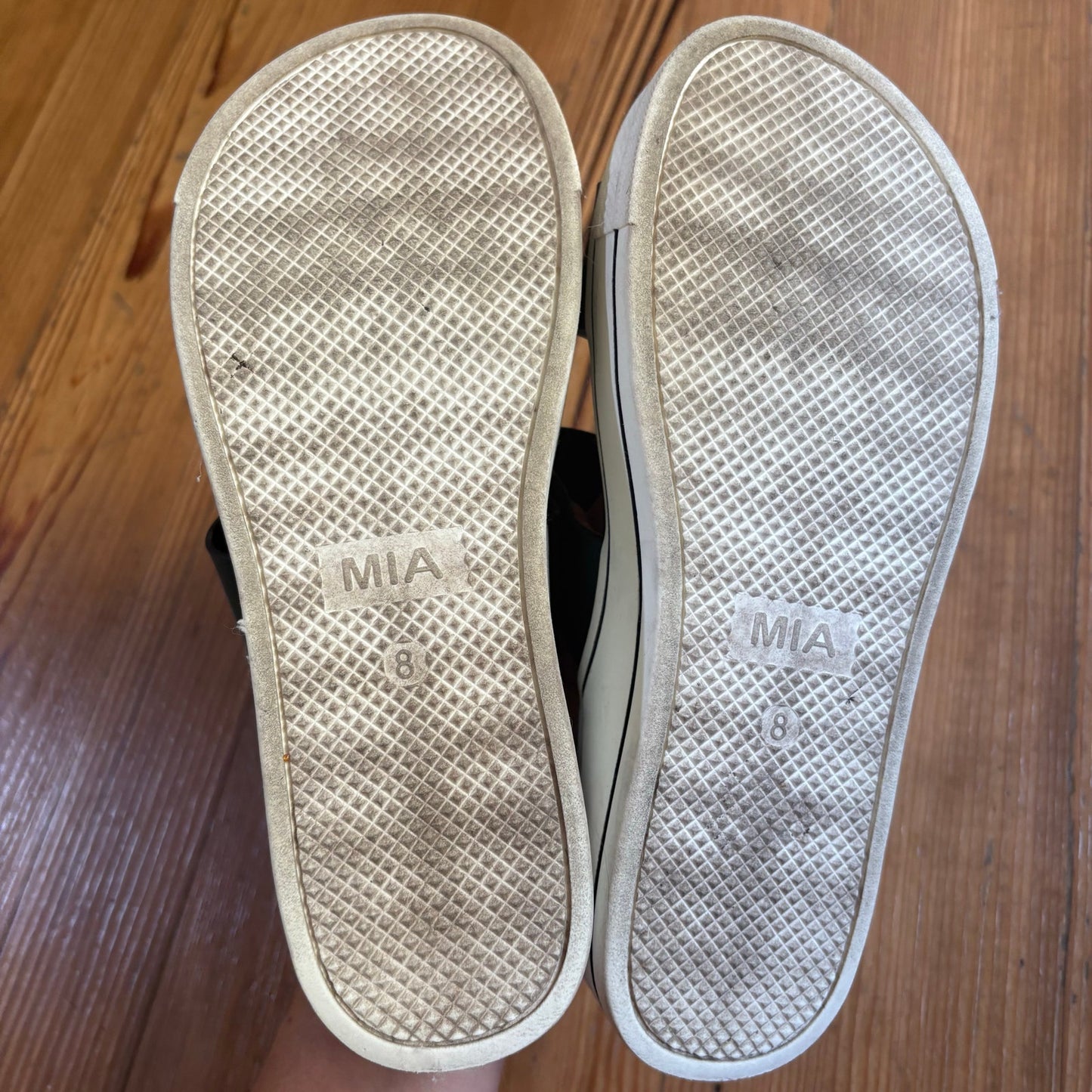 Mia Jezzie black white platform double strap sandals SIZE 8