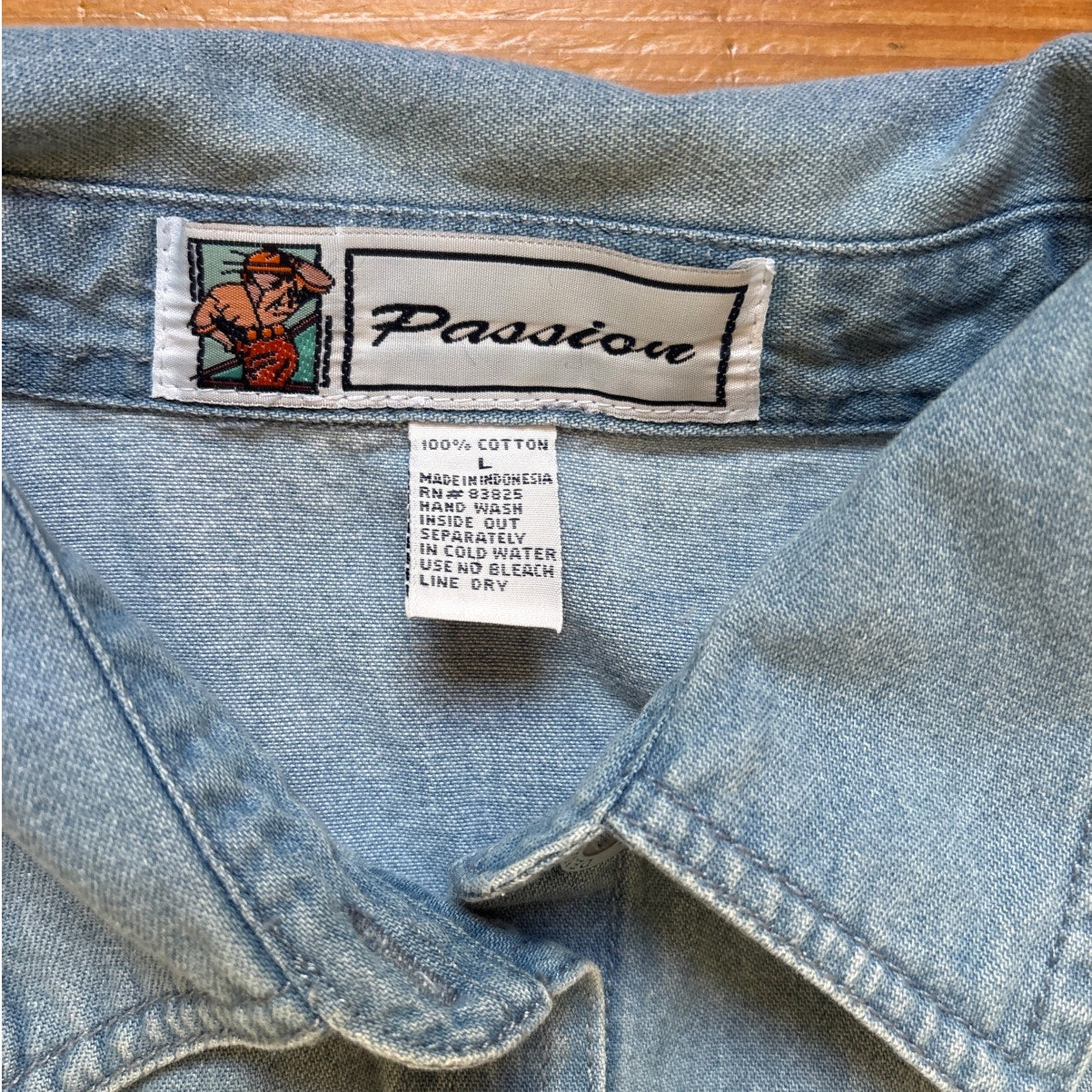 Passion light blue denim birdhouses bird embroidered button up shirt SIZE L