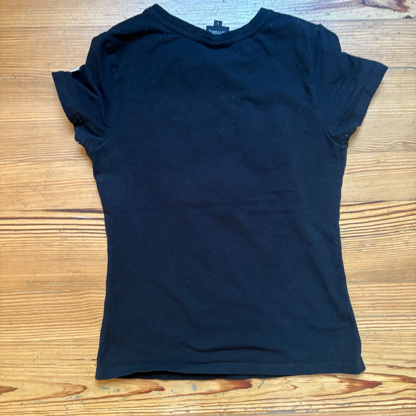 Le Tigre black red textured logo short sleeve graphic shirt SIZE S
