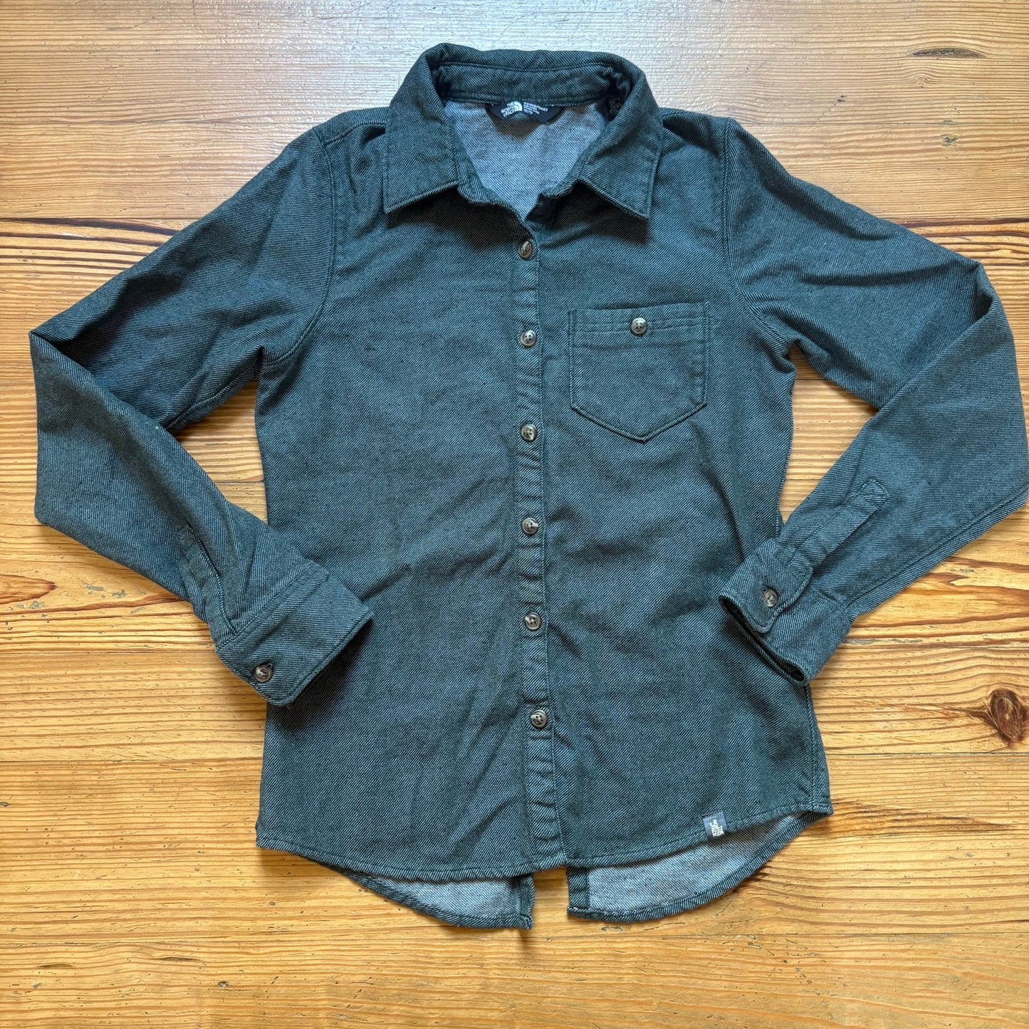 The North Face dark blue long sleeve cotton button up womens shirt SIZE XS