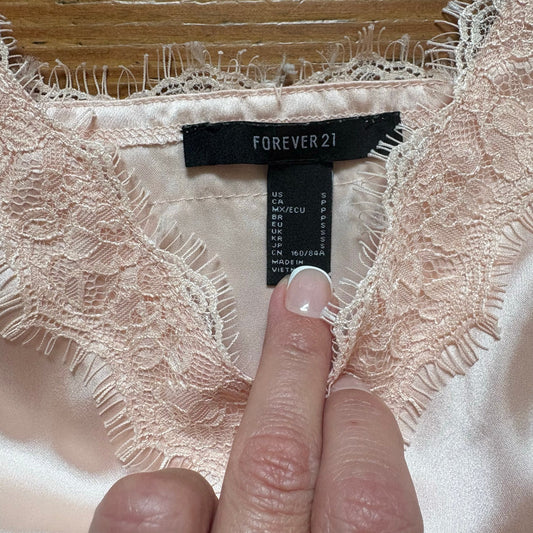 Forever 21 light pink lace neckline cami shirt SIZE S