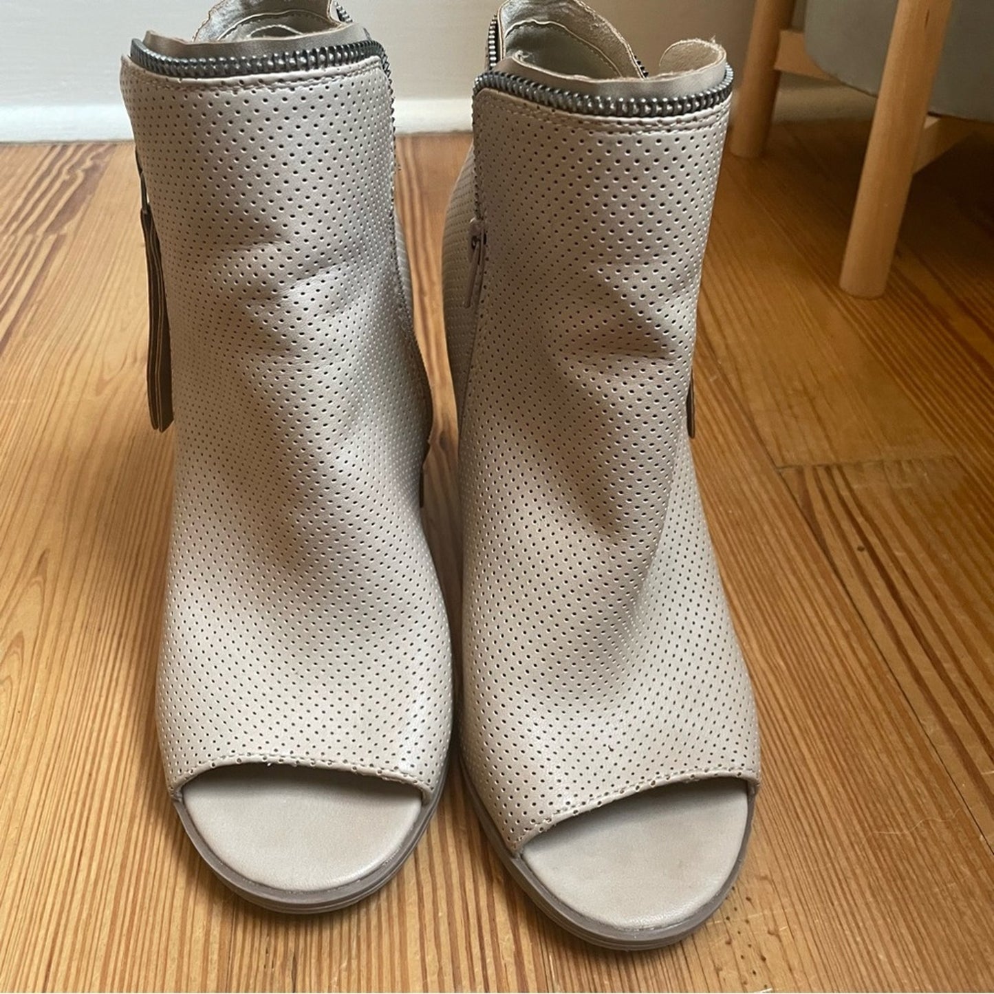 Dolce Vida faux leather beige heeled peep toe bootie SIZE 8.5