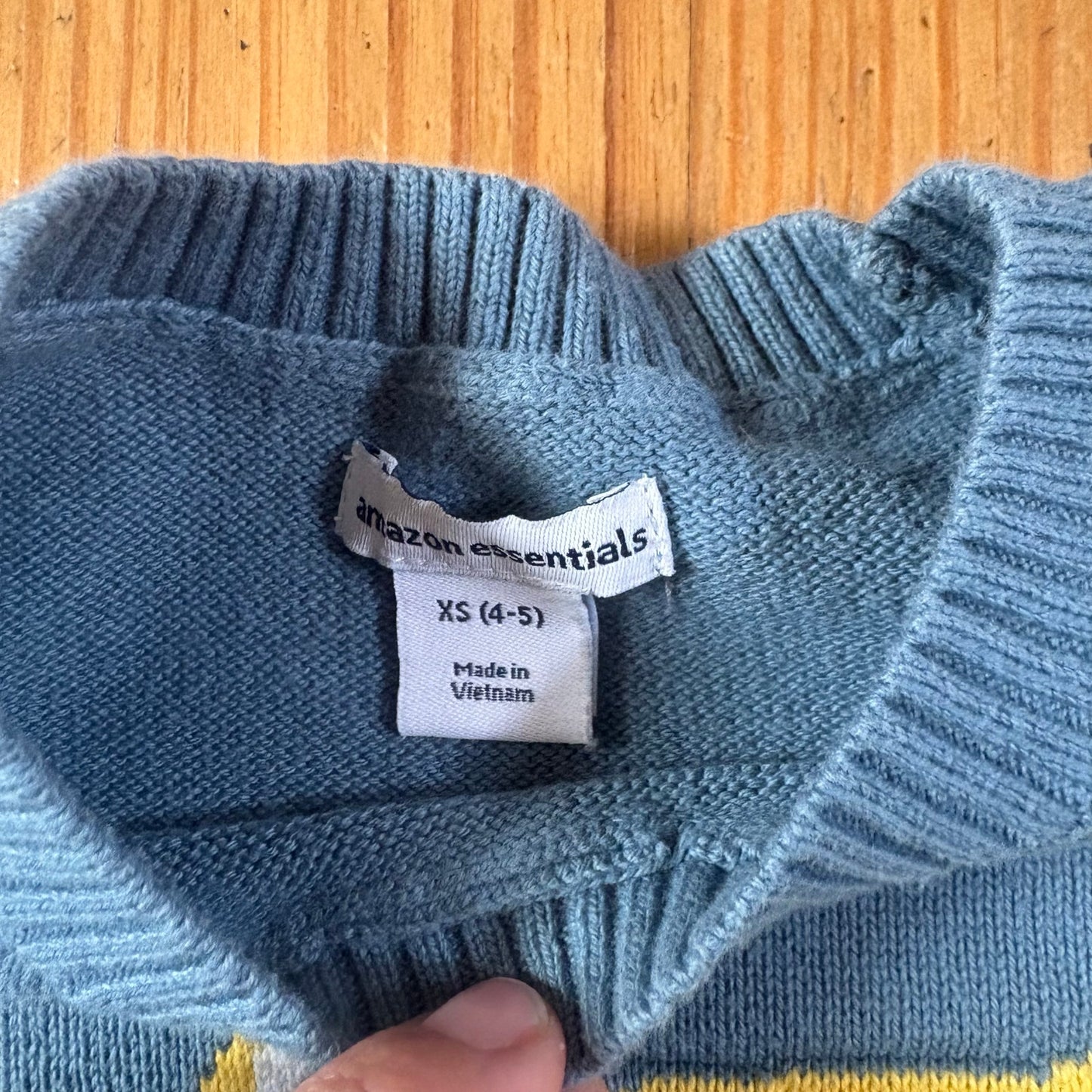 Amazon Essentials blue yellow jaguar graphic knit toddler crew sweater SIZE 4-5
