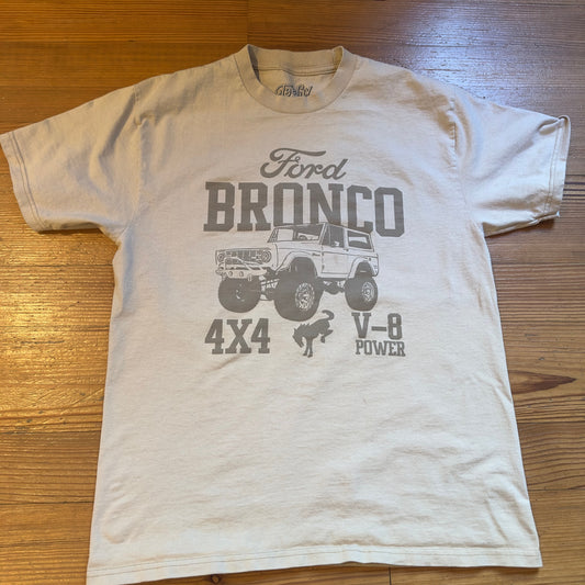 Tee Luv cream neutral Ford Bronco short sleeve shirt SIZE M
