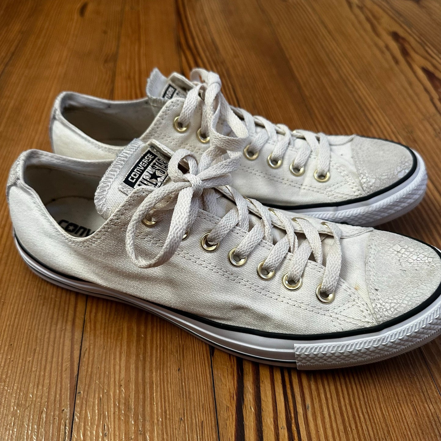 Converse All Star cream metallic toe low top sneakers SIZE 11