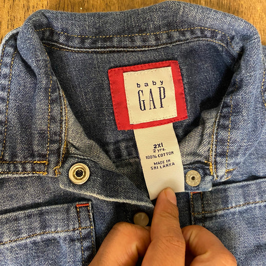 Gap dark wash denim snap collar long sleeve shirt SIZE 2