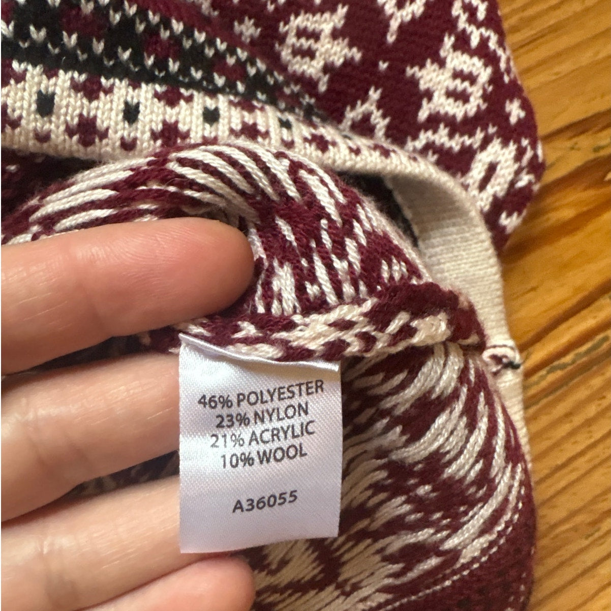 Appleseeds red white winter snowflake pattern full zip womens sweater SIZE MP