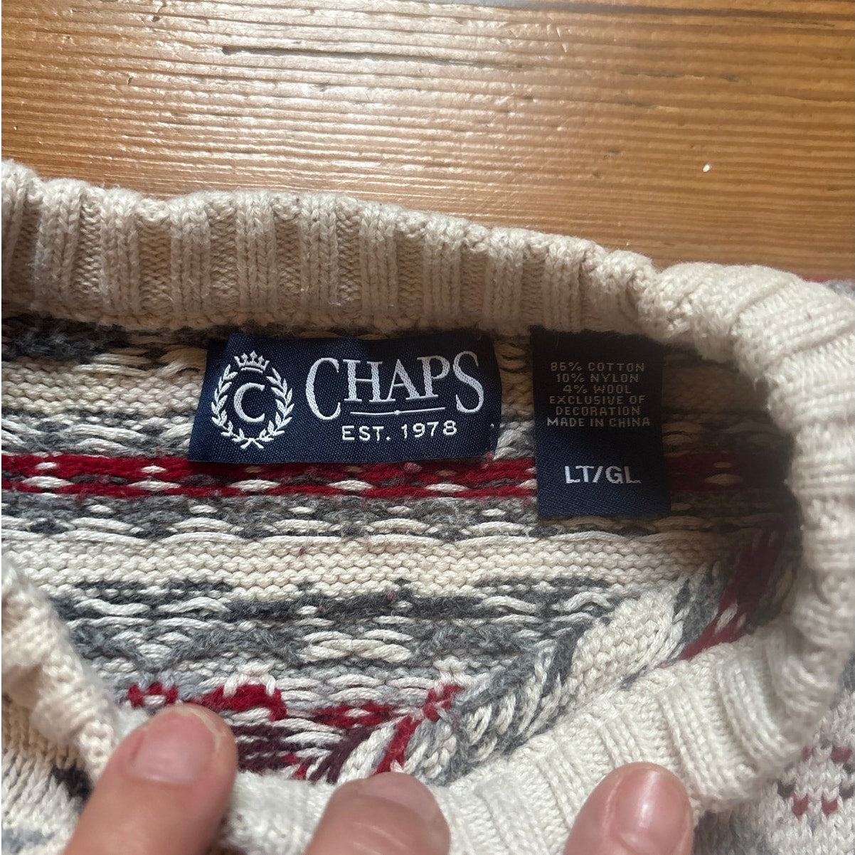 Chaps winter beige snowflake pattern mens crew sweater SIZE LT